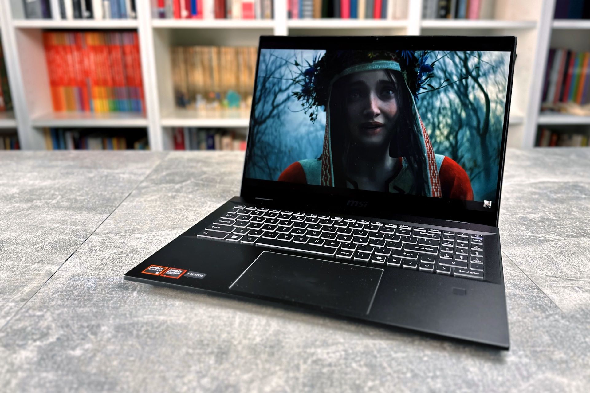 MSI Summit A16 AI+ - jasna matryca