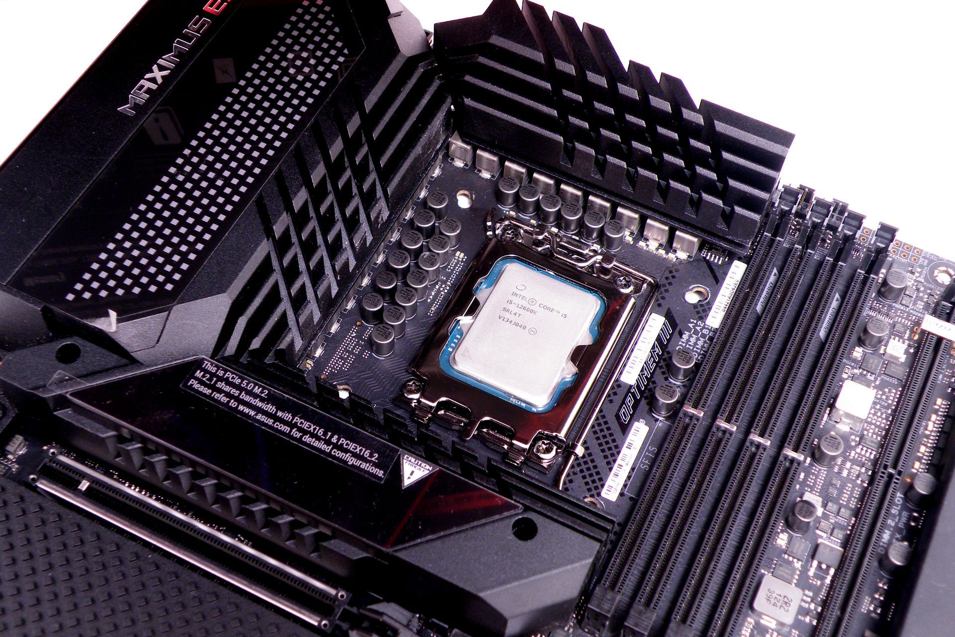 Intel Core i5-12600K