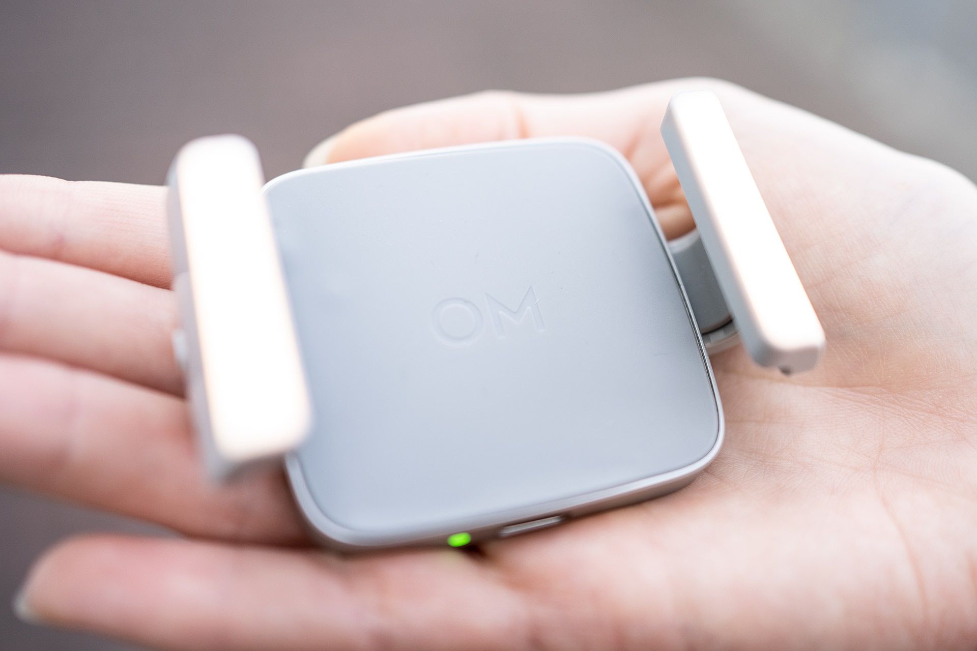 DJI OM 5 - Fill Light Phone Clamp i oferowane przez nie oświetlenie