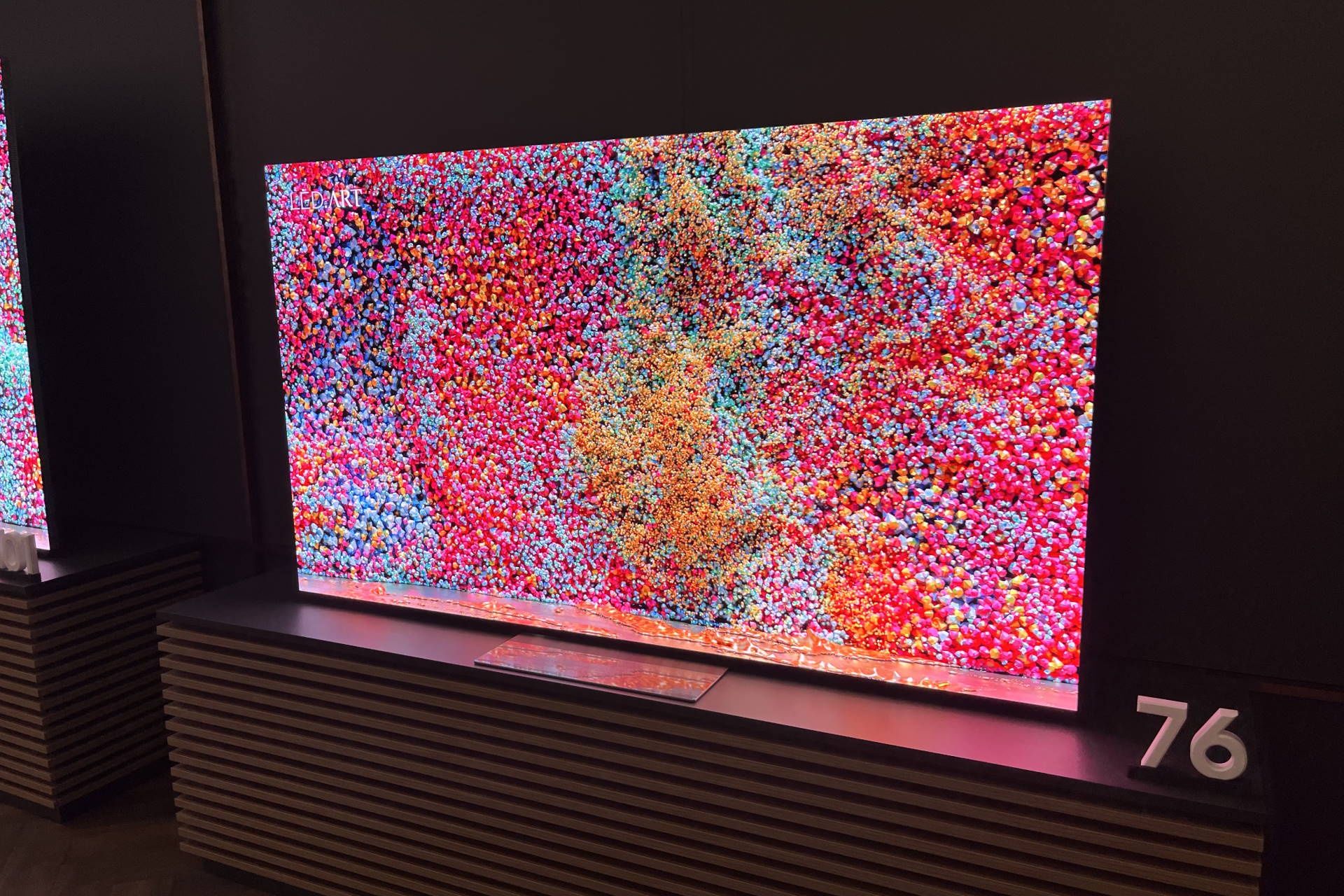 Samsung micro LED 76