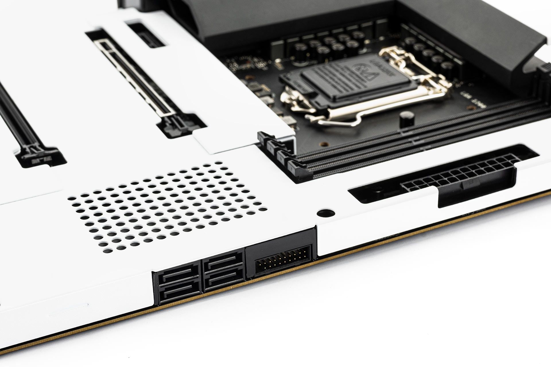 NZXT N7 Z590 - SATA
