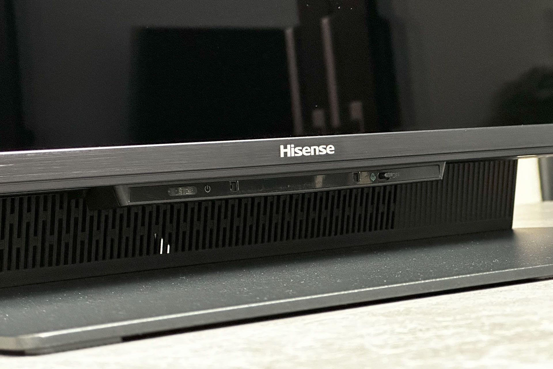Hisense ULEX X 65UXKQ - notch
