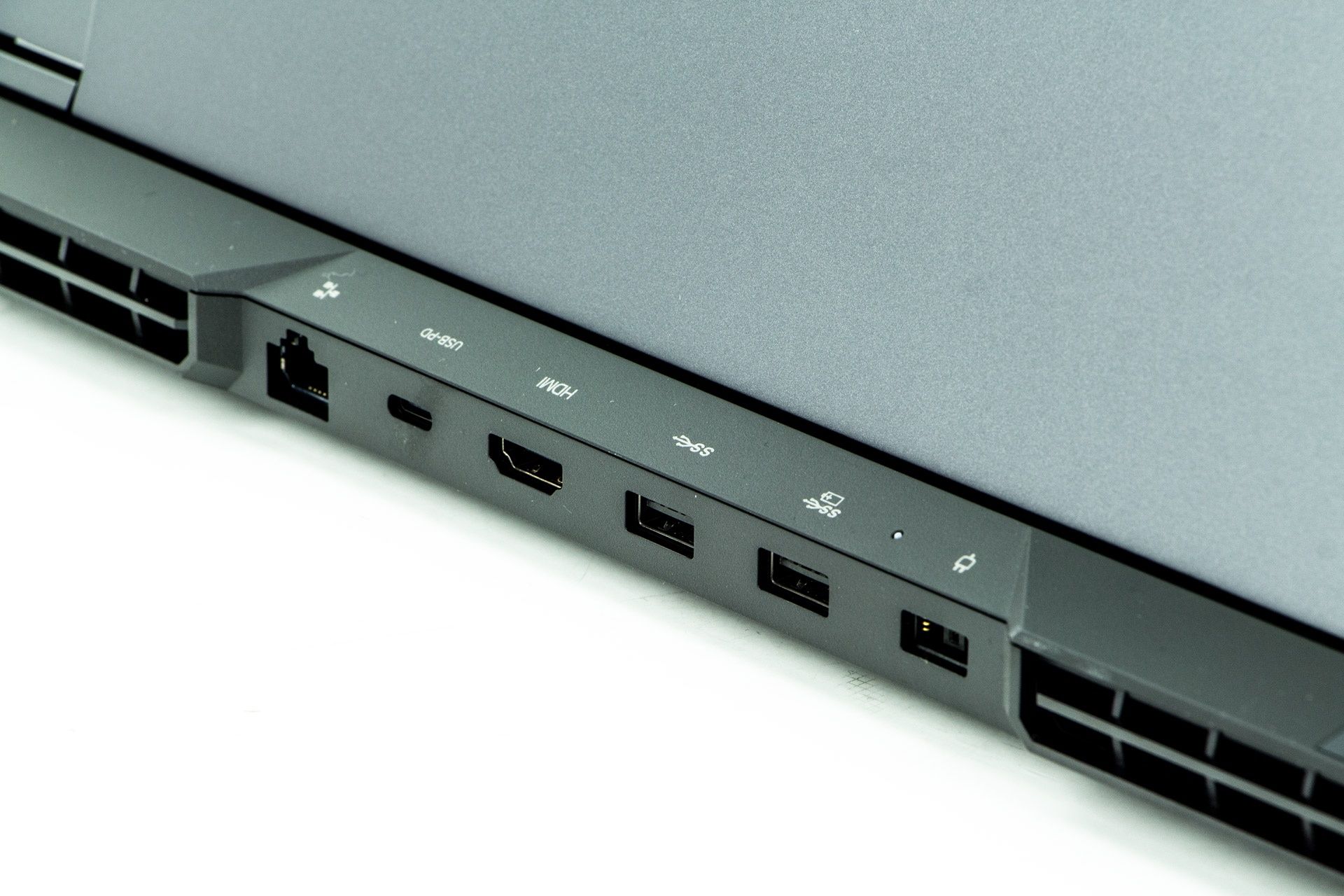 Lenovo Legion 5 Pro - złącza