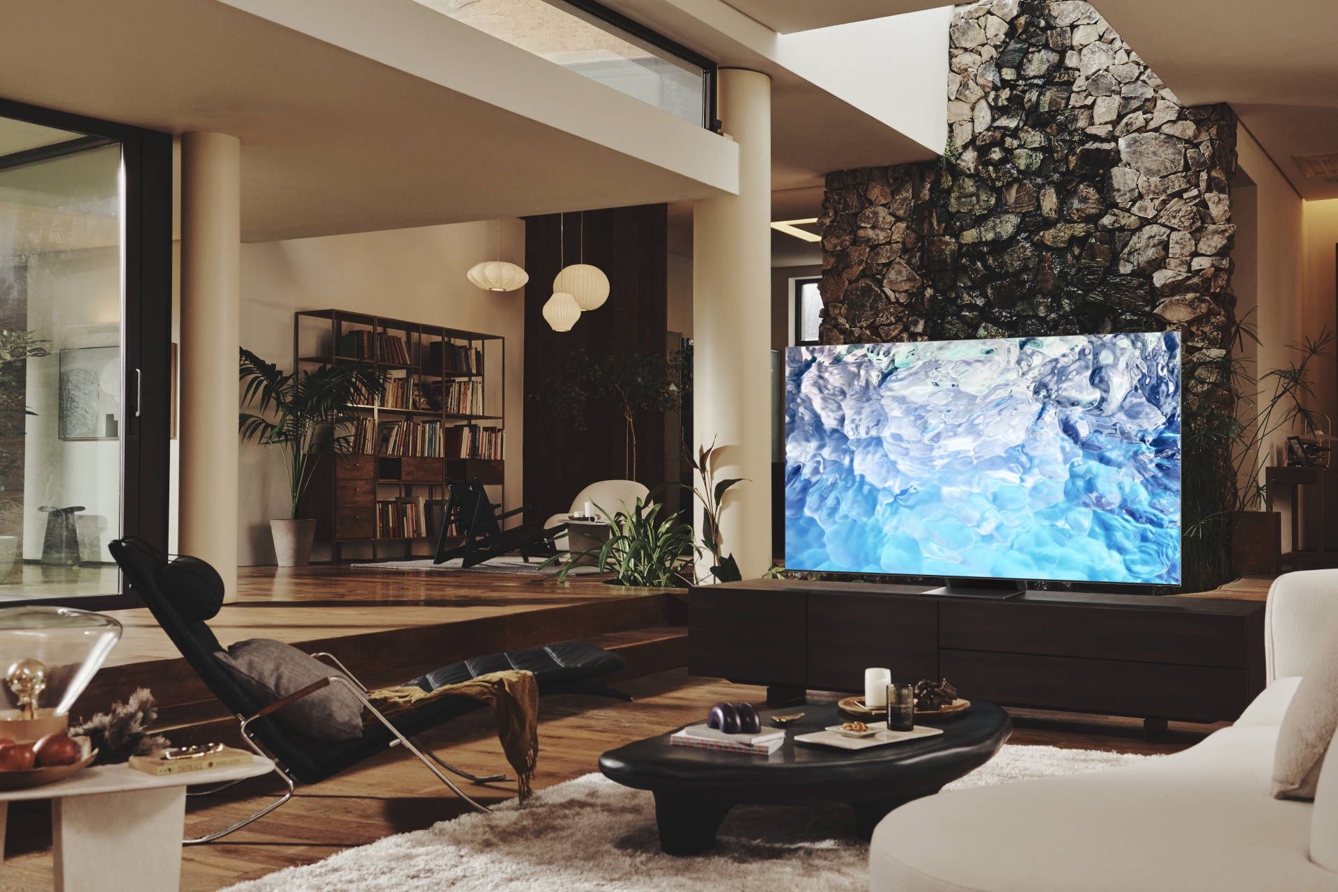 Samsung Excellence Line 8K Neo QLED QN900B - w salonie