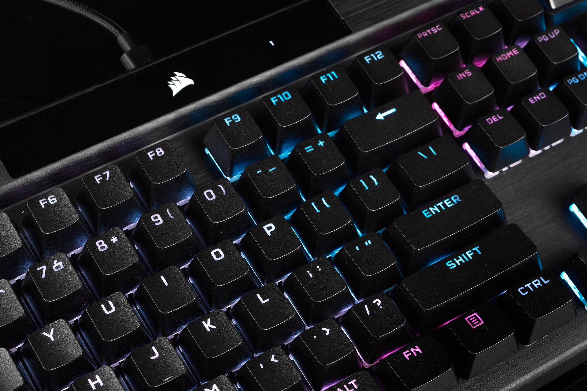 Corsair K70 RGB Pro - górna część klawiatury