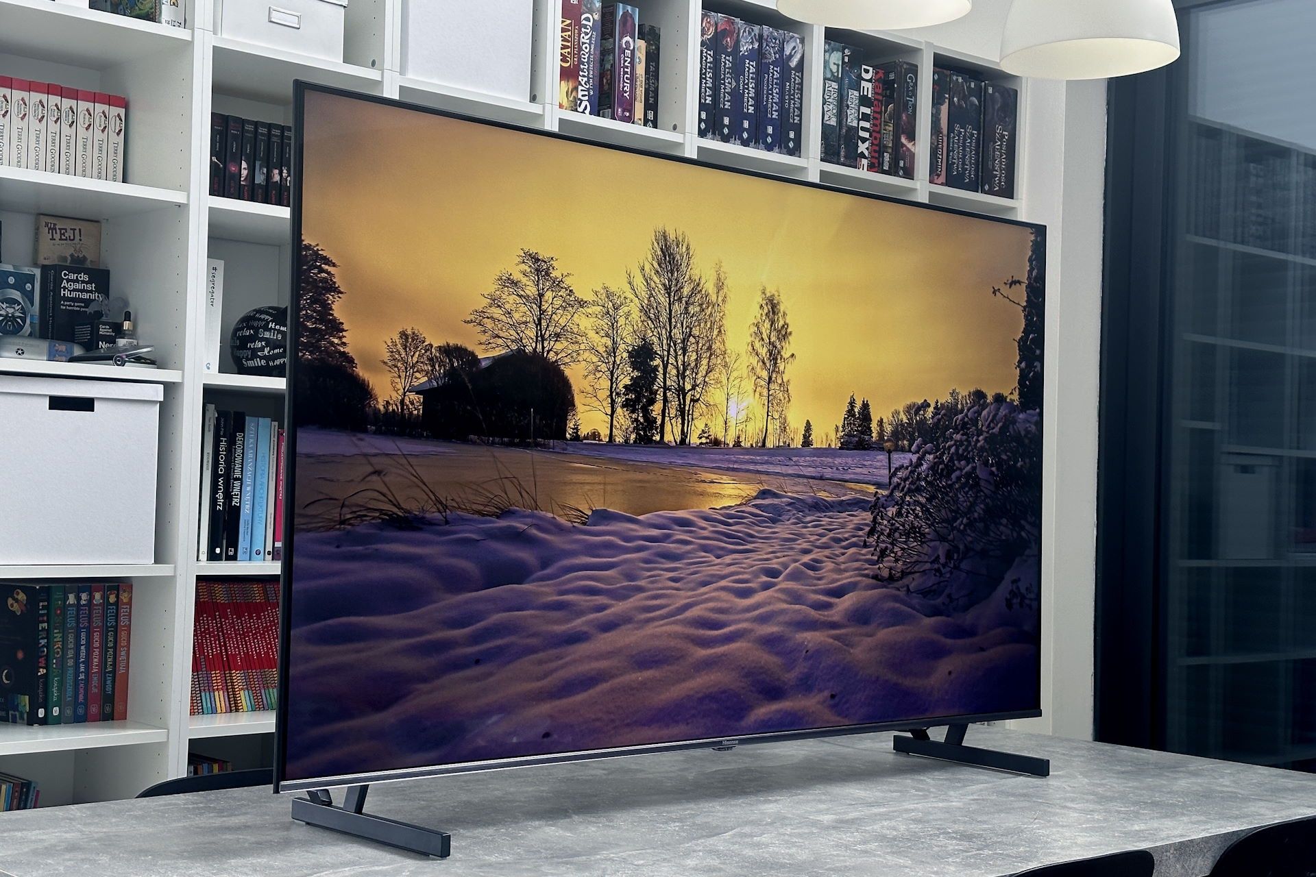 Hisense ULED 65U6KQ - z profilu