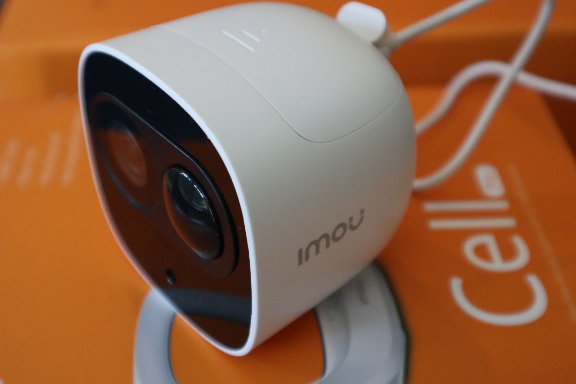 Imou Cell Pro - kamerka z boku