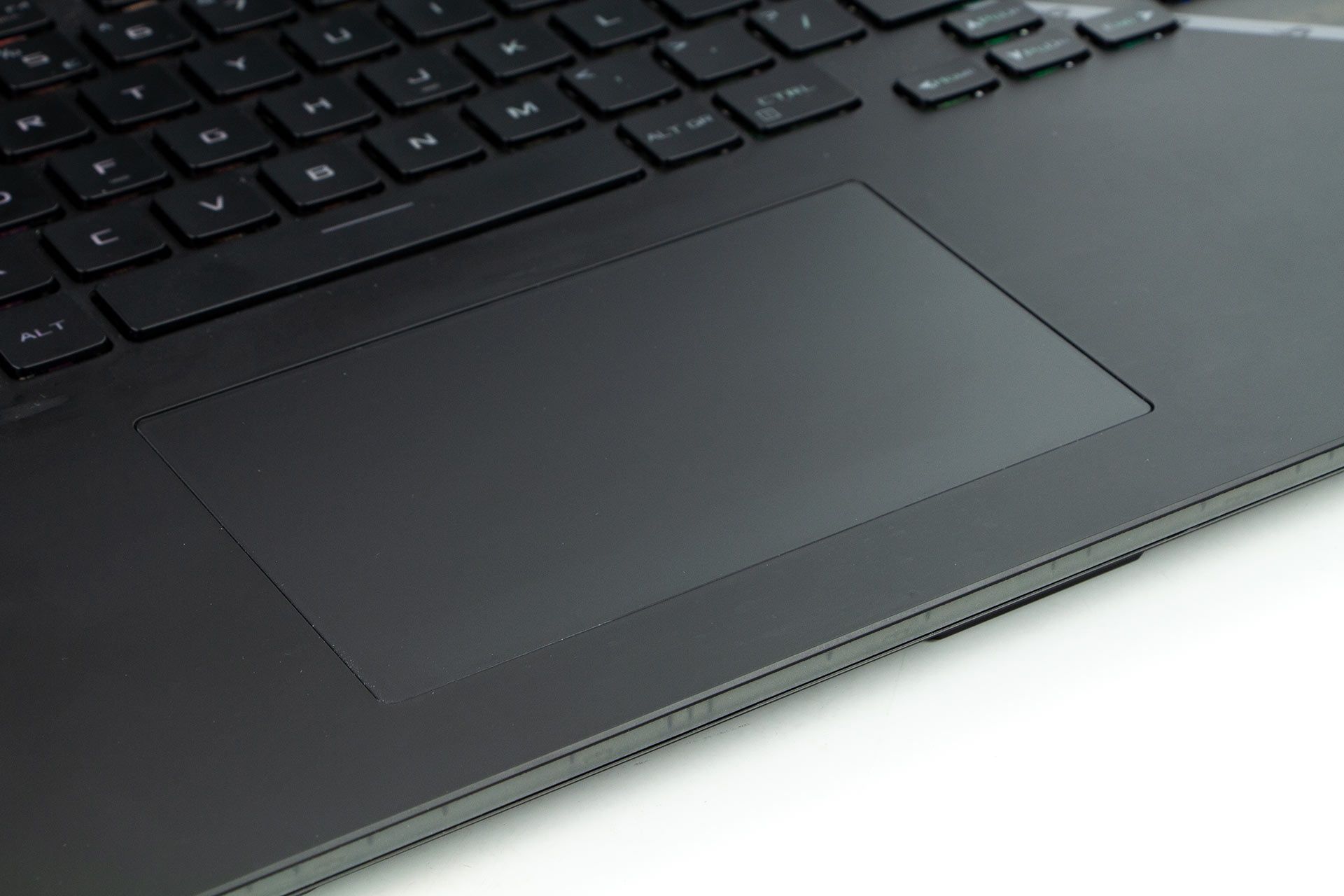 ASUS ROG STRIX SCAR 17 SE - touchpad