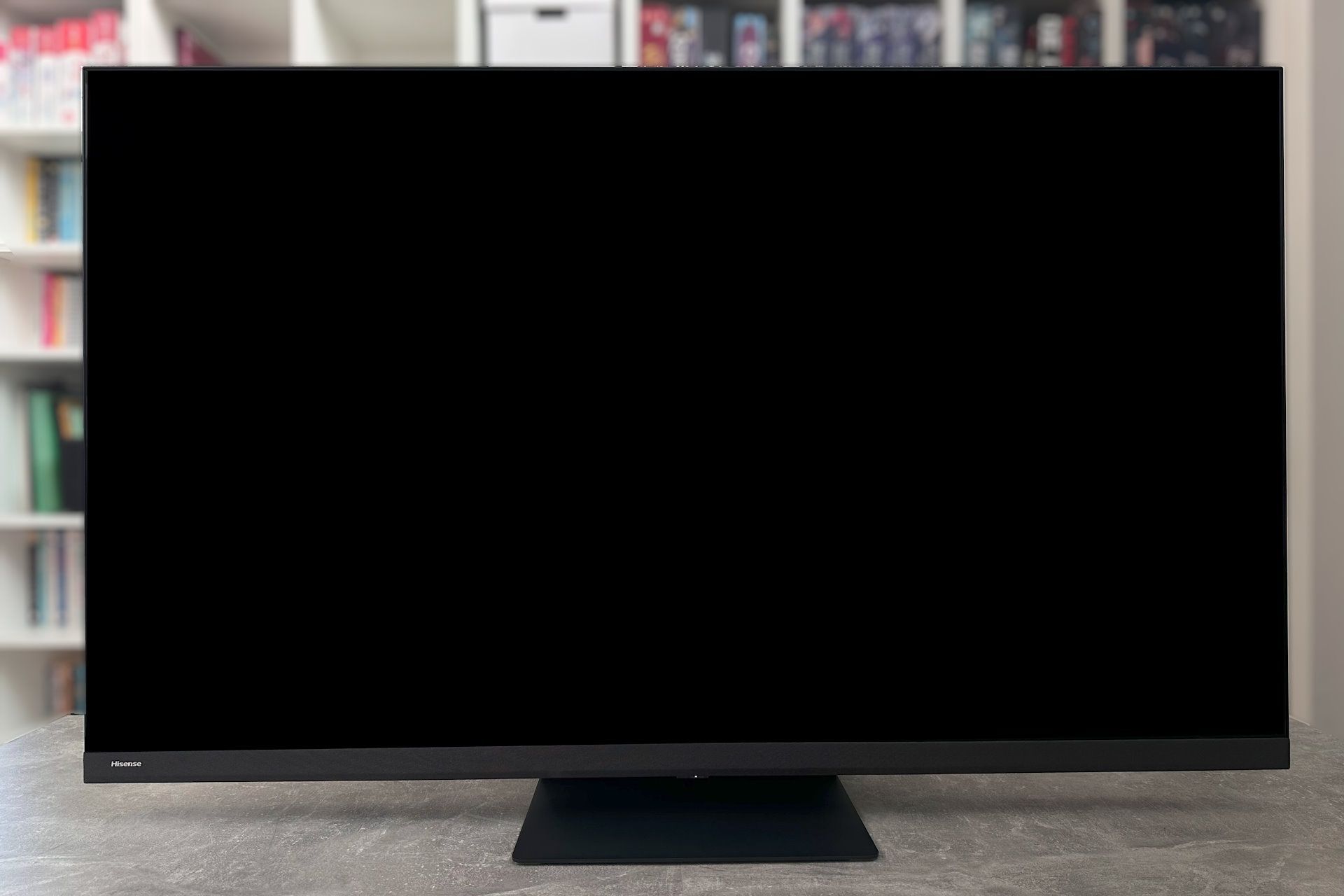 Hisense ULED 65U8KQ - od frontu