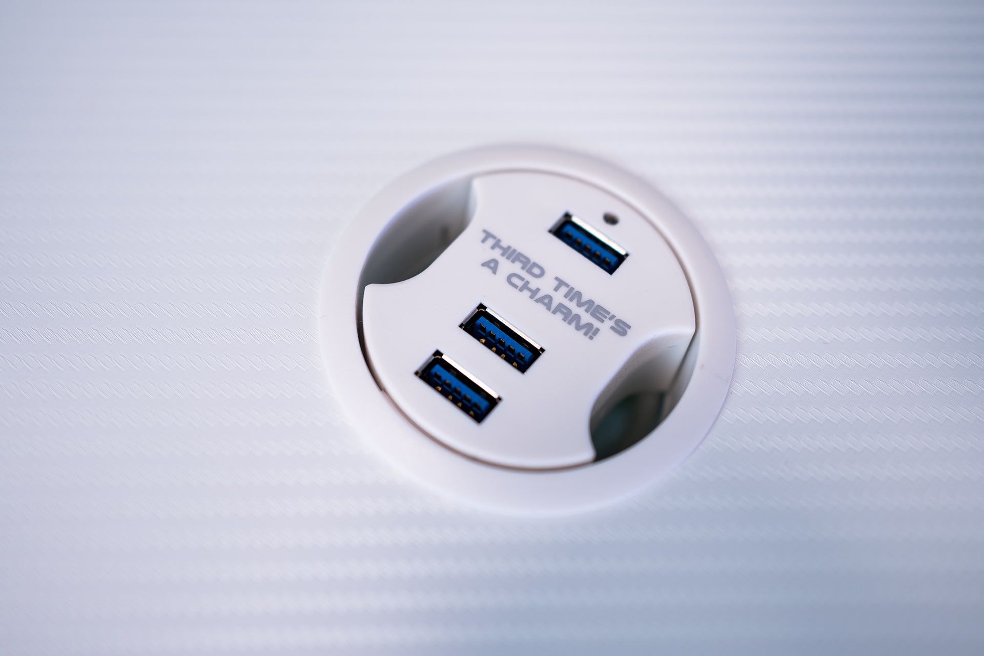 Genesis Holm 320 RGB - hub USB 3.0