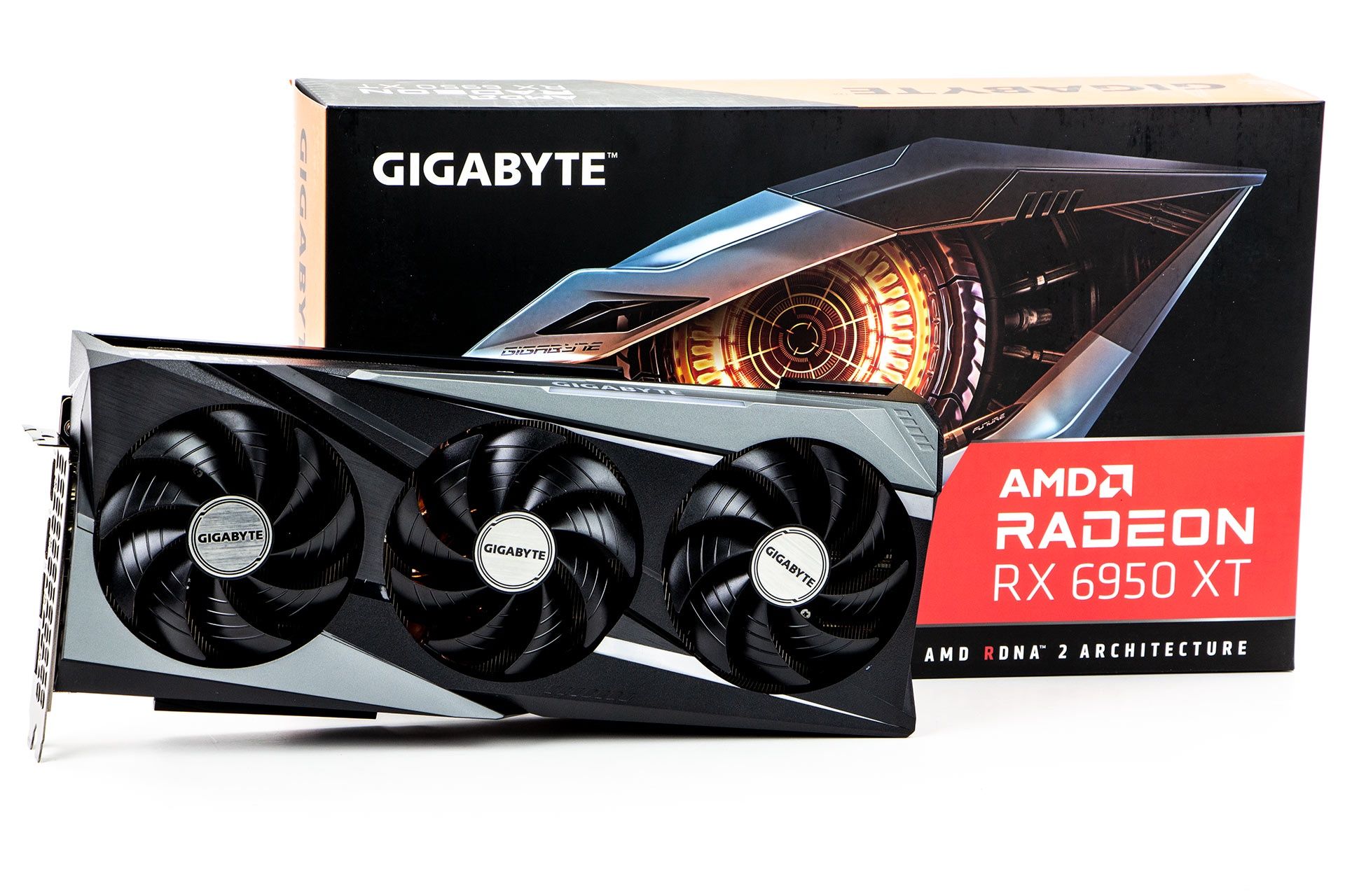 Gigabyte Radeon RX 6950 XT Gaming OC - obok pudełka