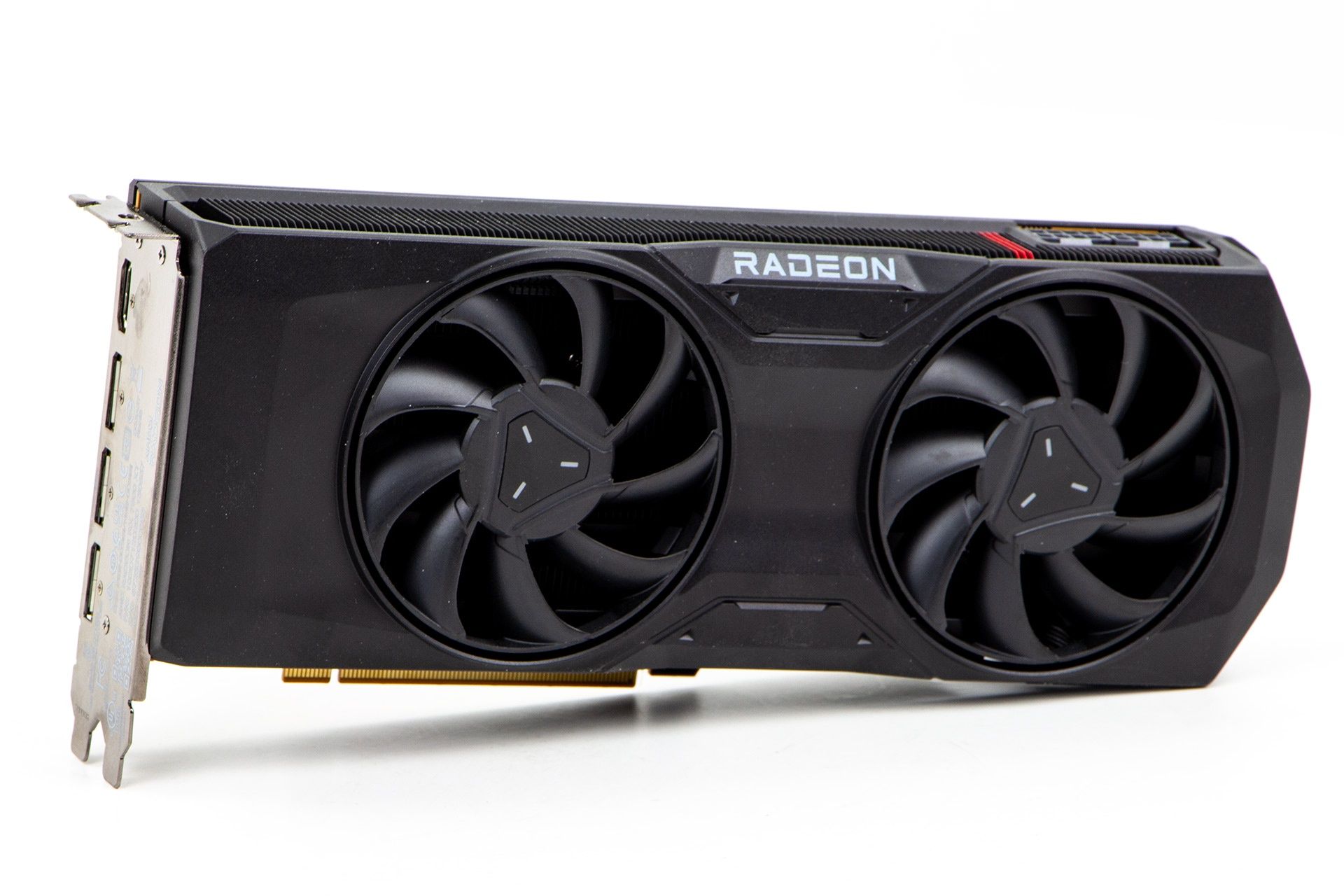 AMD Radeon RX 7800 XT - z profilu