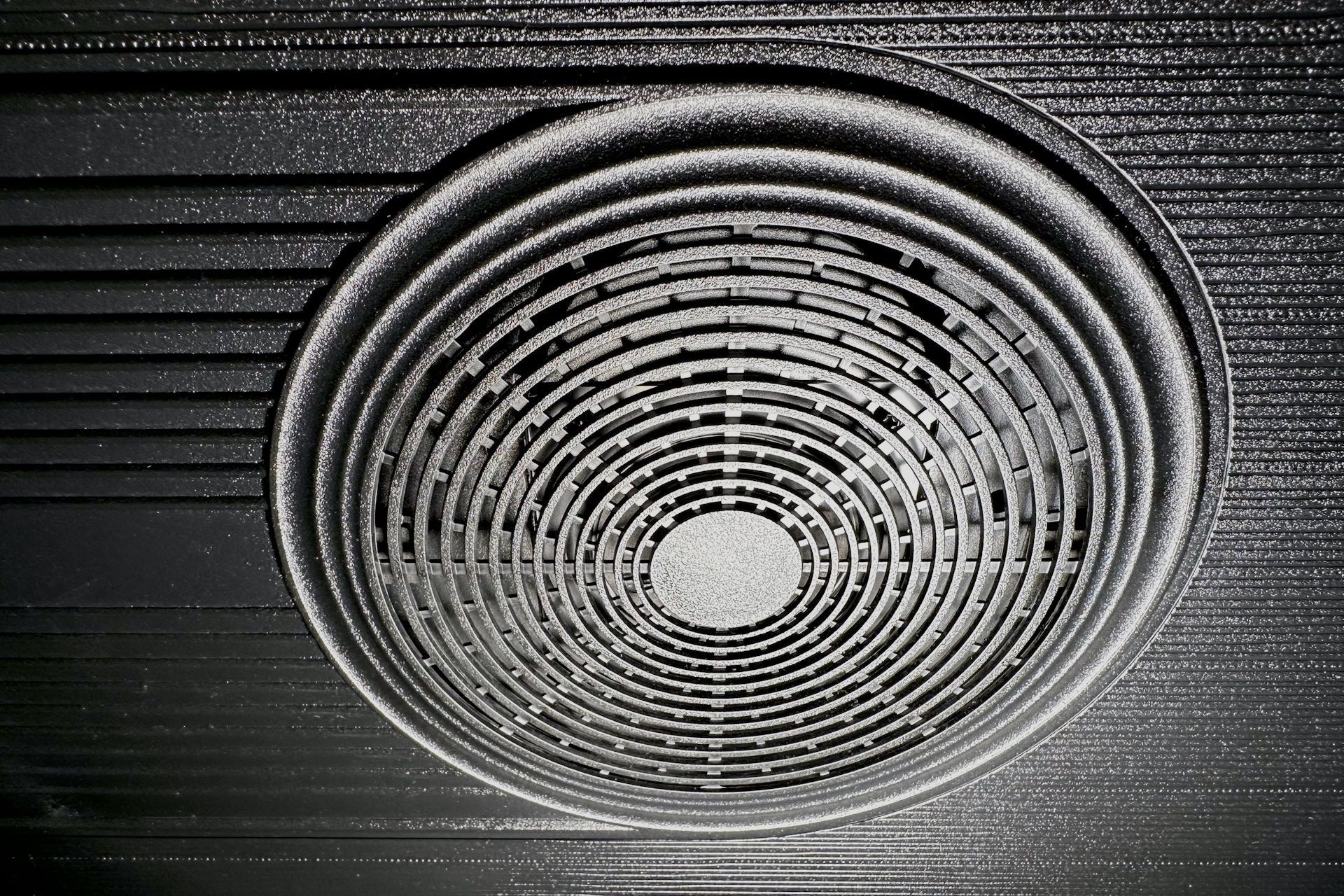 Hisense 100E7NQ PRO - subwoofer