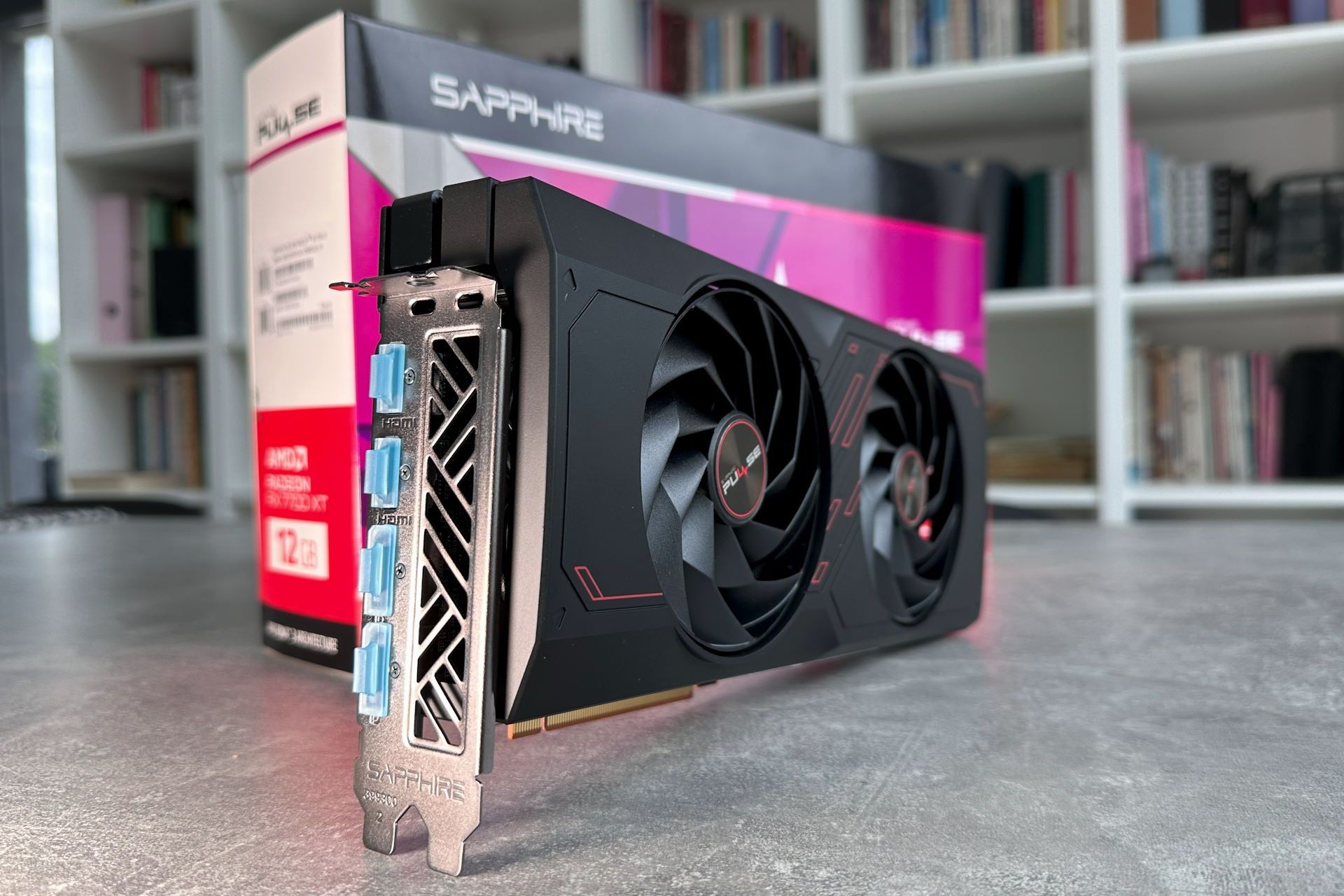 Sapphire Radeon RX 7700 XT Pulse - z lepszego profilu