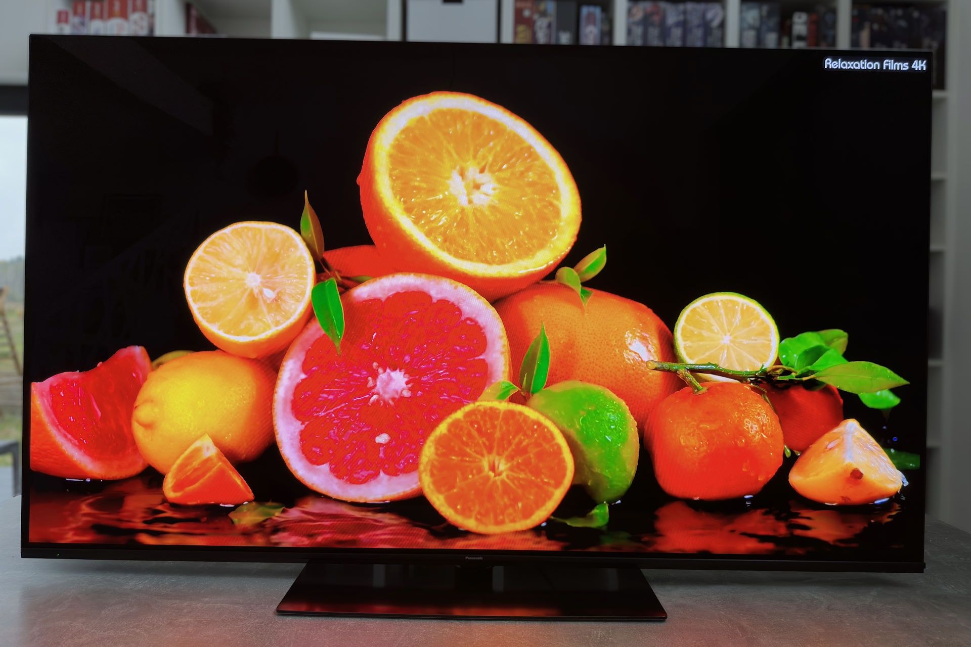 Panasonic TX-65MZ800E - kolorki