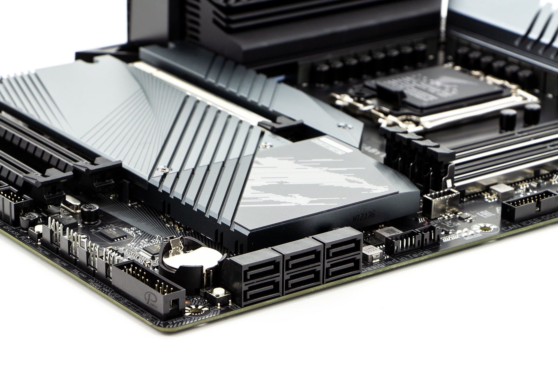 Gigabyte Z690 AORUS Elite DDR4 - porty SATA
