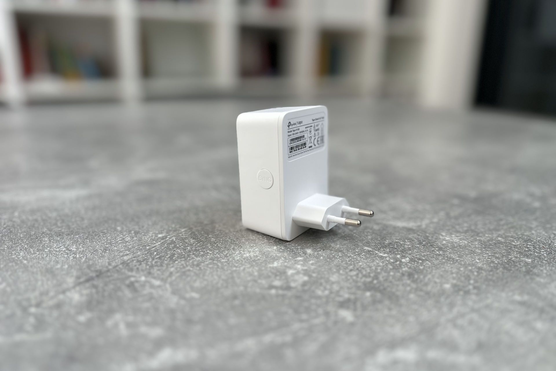 TP-Link Tapo Smart - H100 z profilu