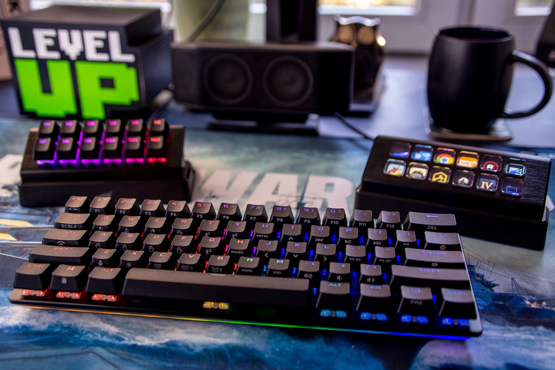 Mountain DisplayPad i MacroPad wraz z Corsair K70 RGB Pro Mini Wireless