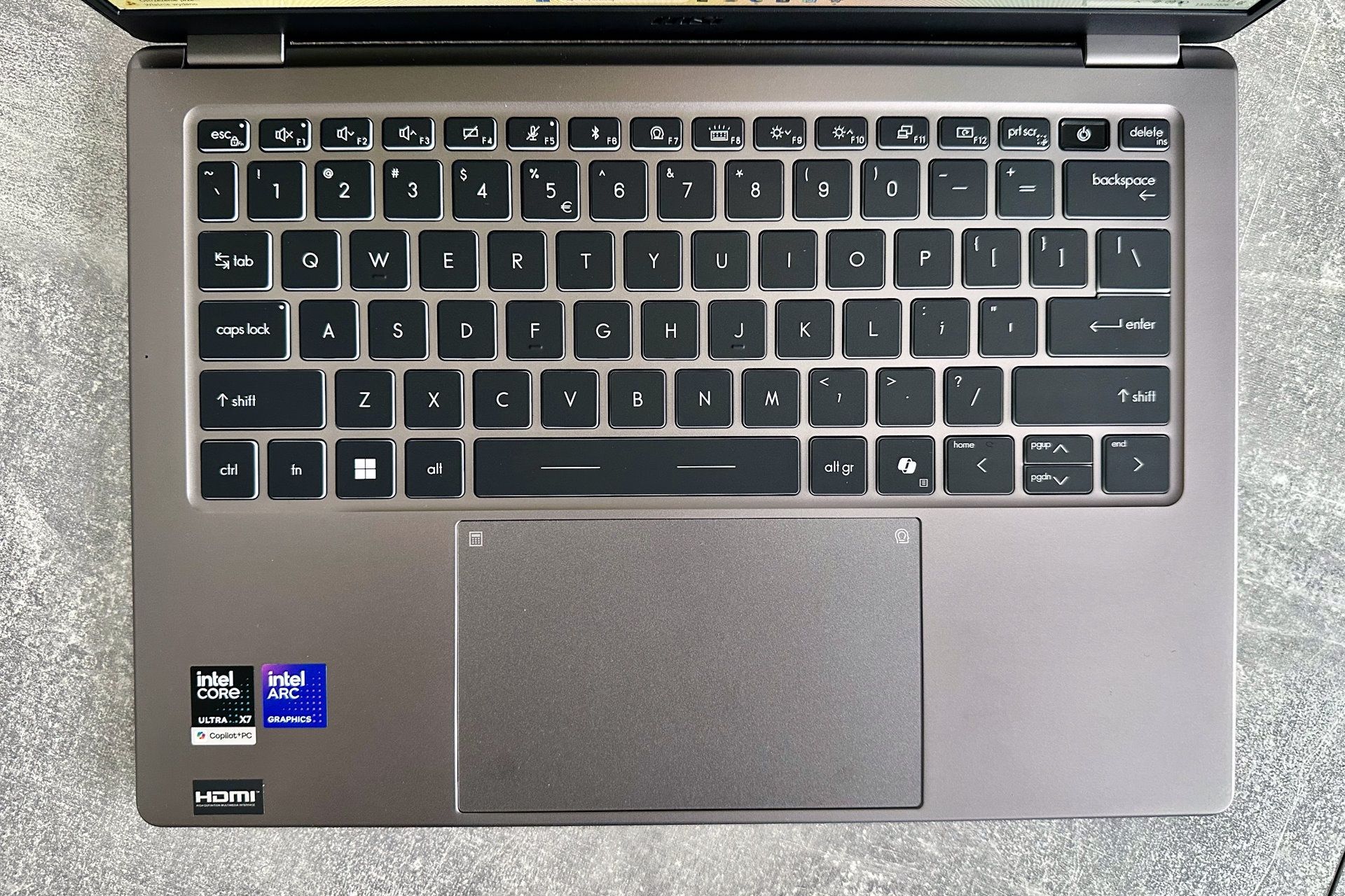 MSI Prestige 14 AI+ - klawiatura