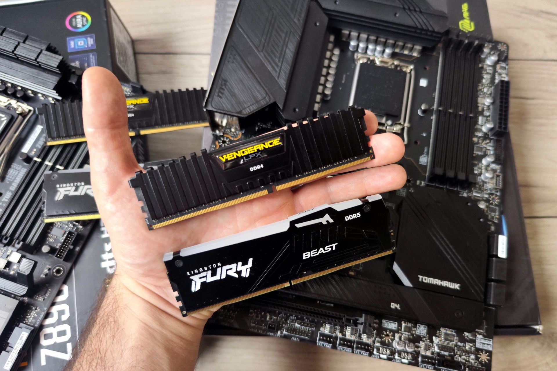 Porównanie pamięci DDR4 i DDR5