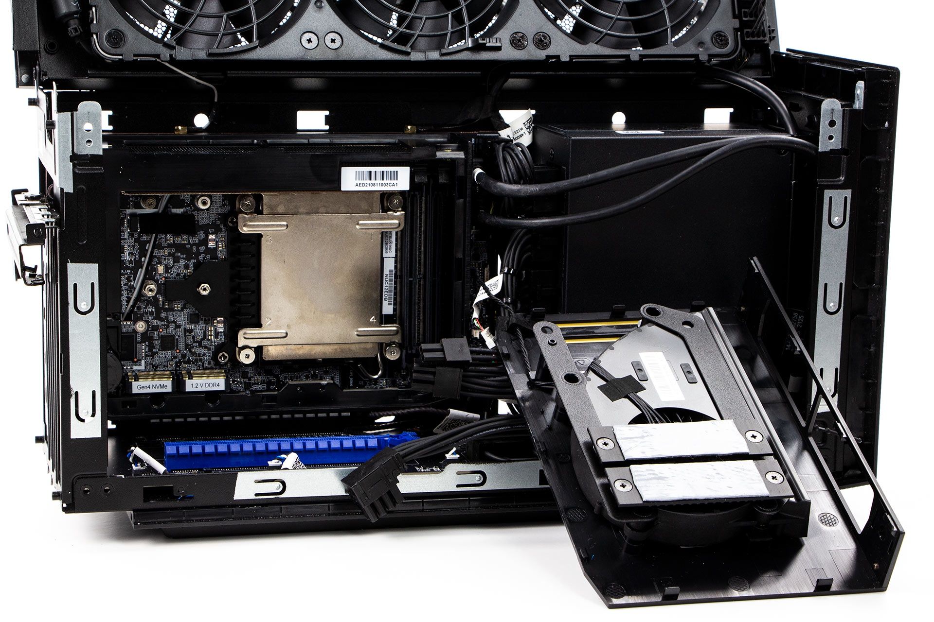Intel NUC Extreme 12th - moduł po zdjęciu chłodzenia