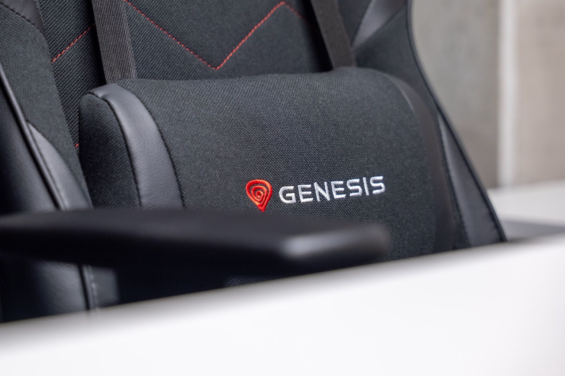 Genesis Nitro 550 G2 - poduszka lędźwiowa