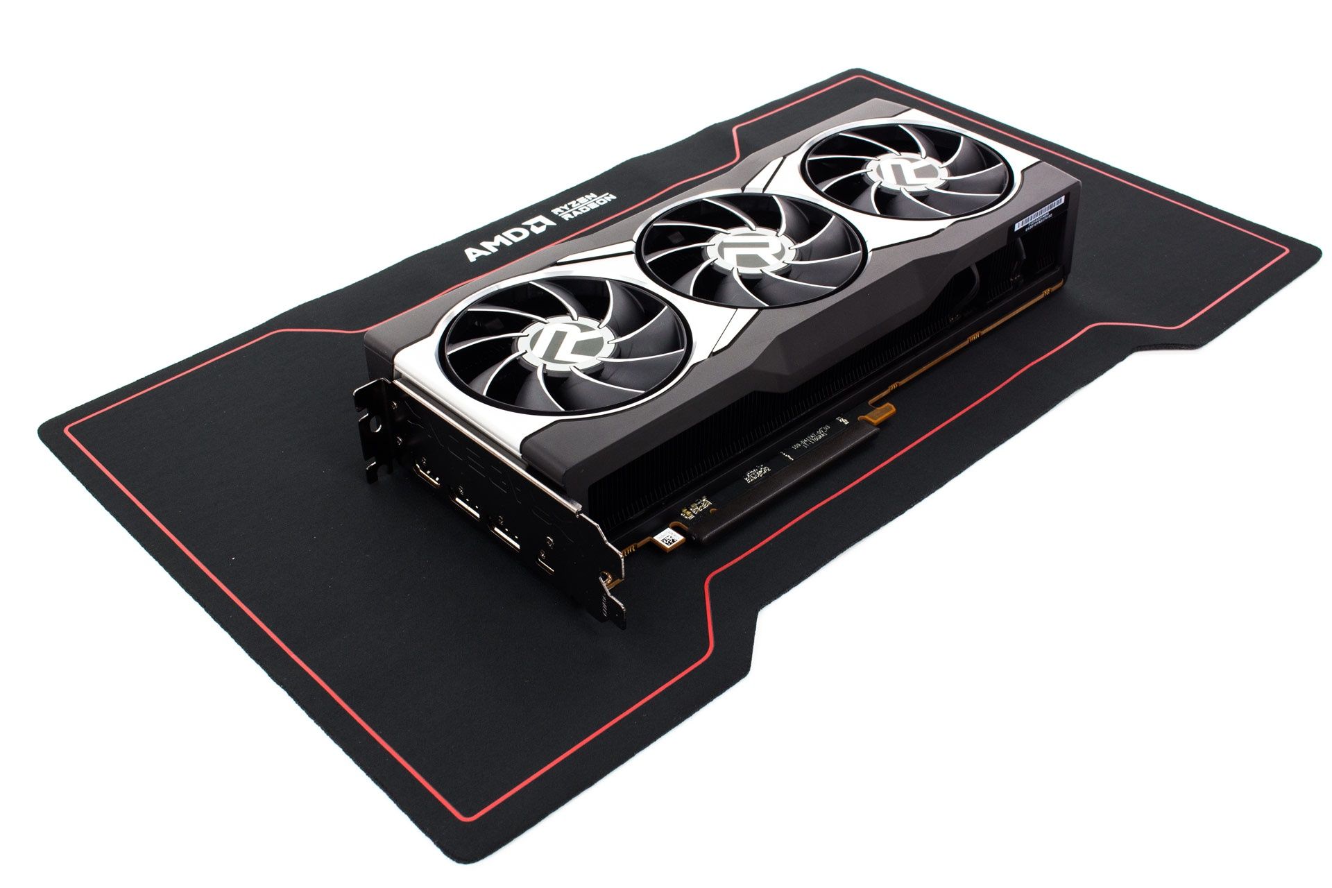 AMD Radeon RX 6900 XT - podkładka pod myszkę gratis!