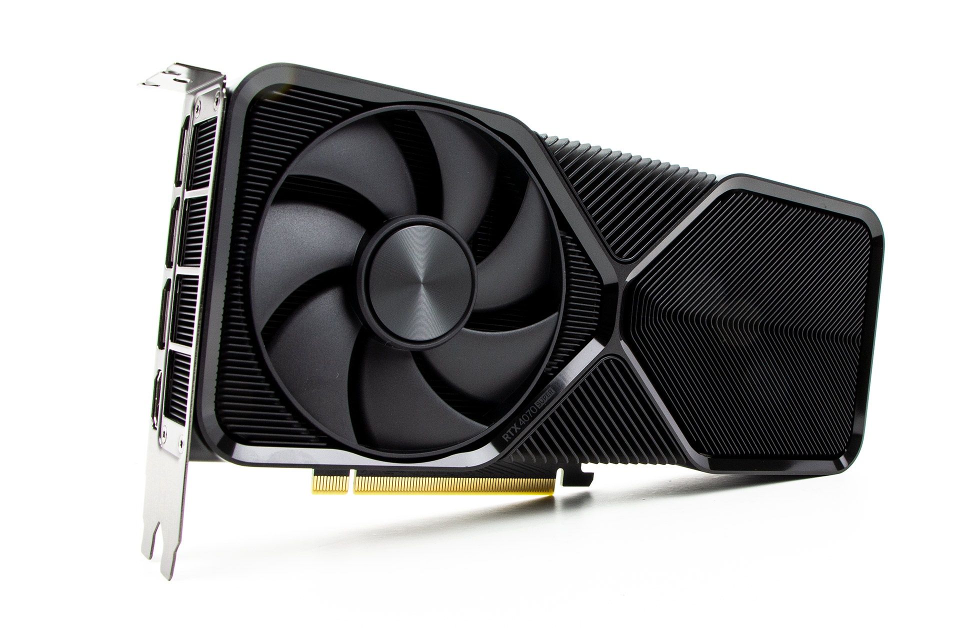 GeForce RTX 4070 Super Founders Edition - z profilu