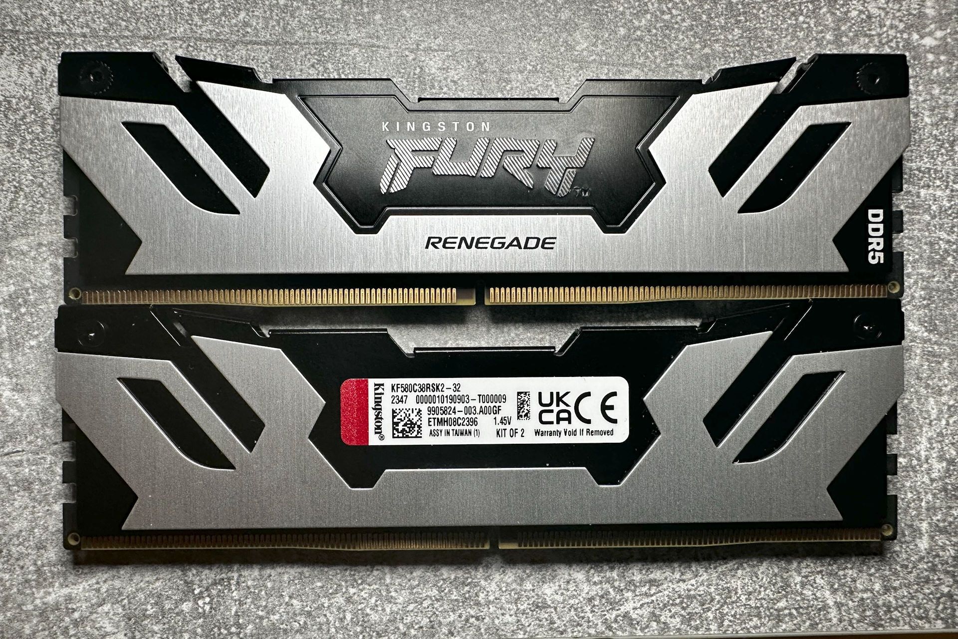 Kingston Fury Renegade 8000 MHz - z obu stron