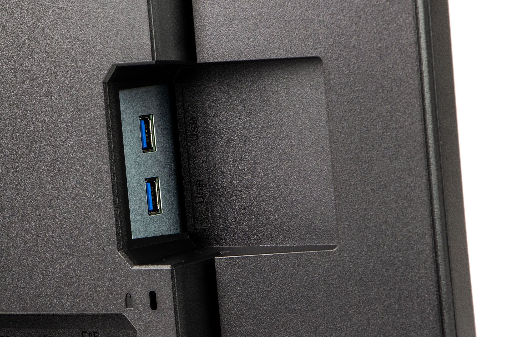 iiyama Red Eagle G-Master GB3271QSU - dodatkowe złacza USB