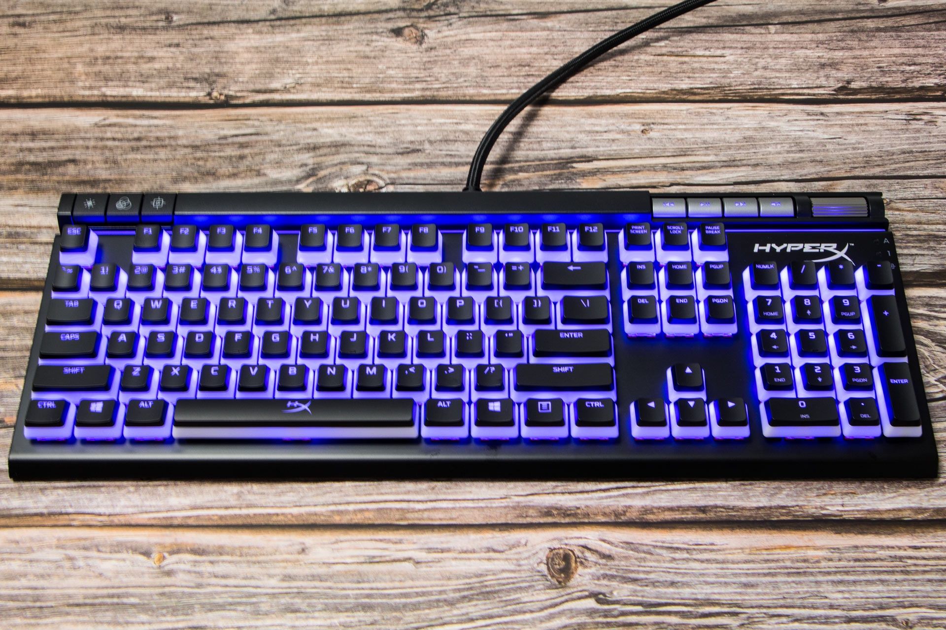 HyperX Alloy Elite  - niebieskie podświetlenie