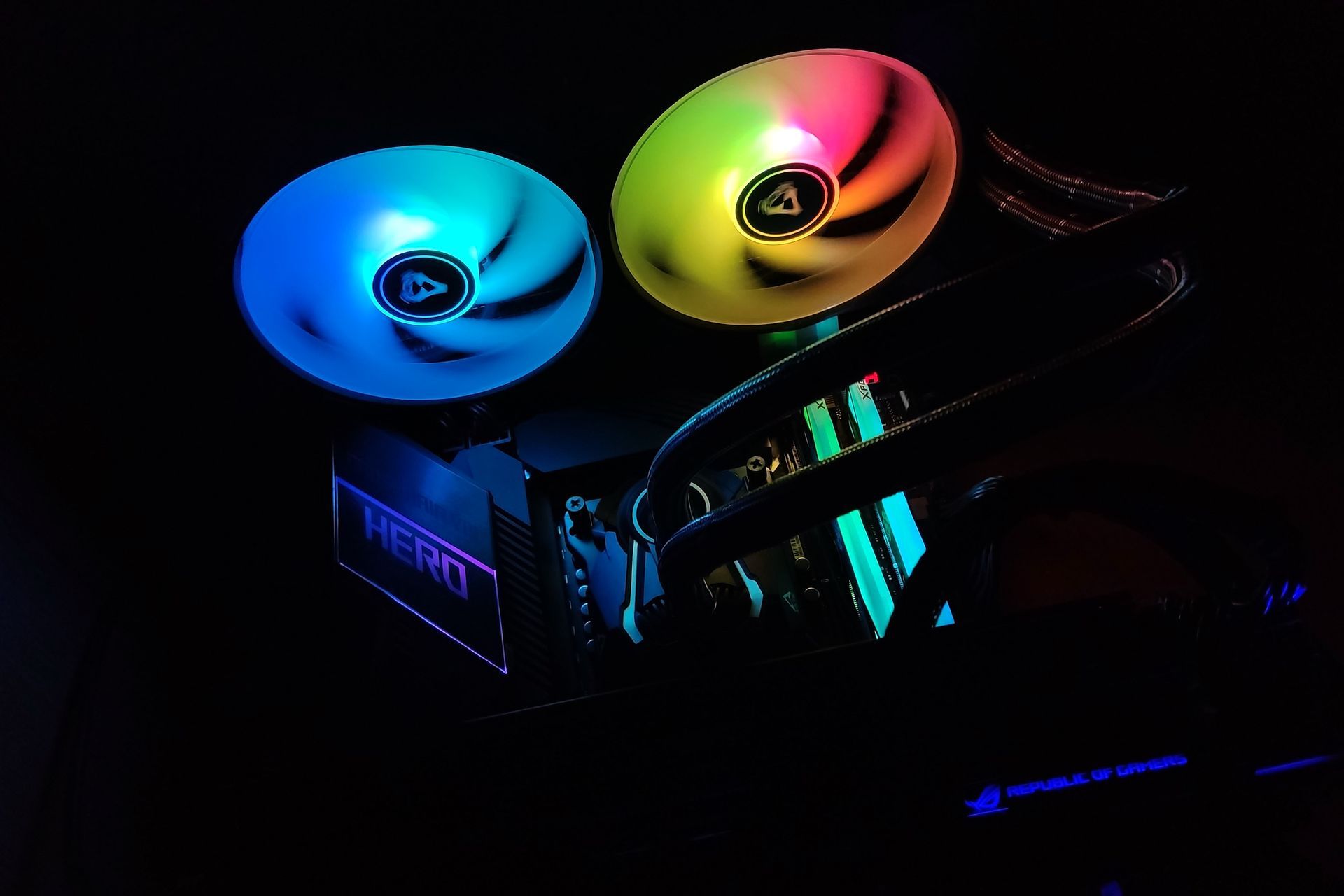 Arctic Liquid Freezer II 280 A-RGB - podświetlenie LED