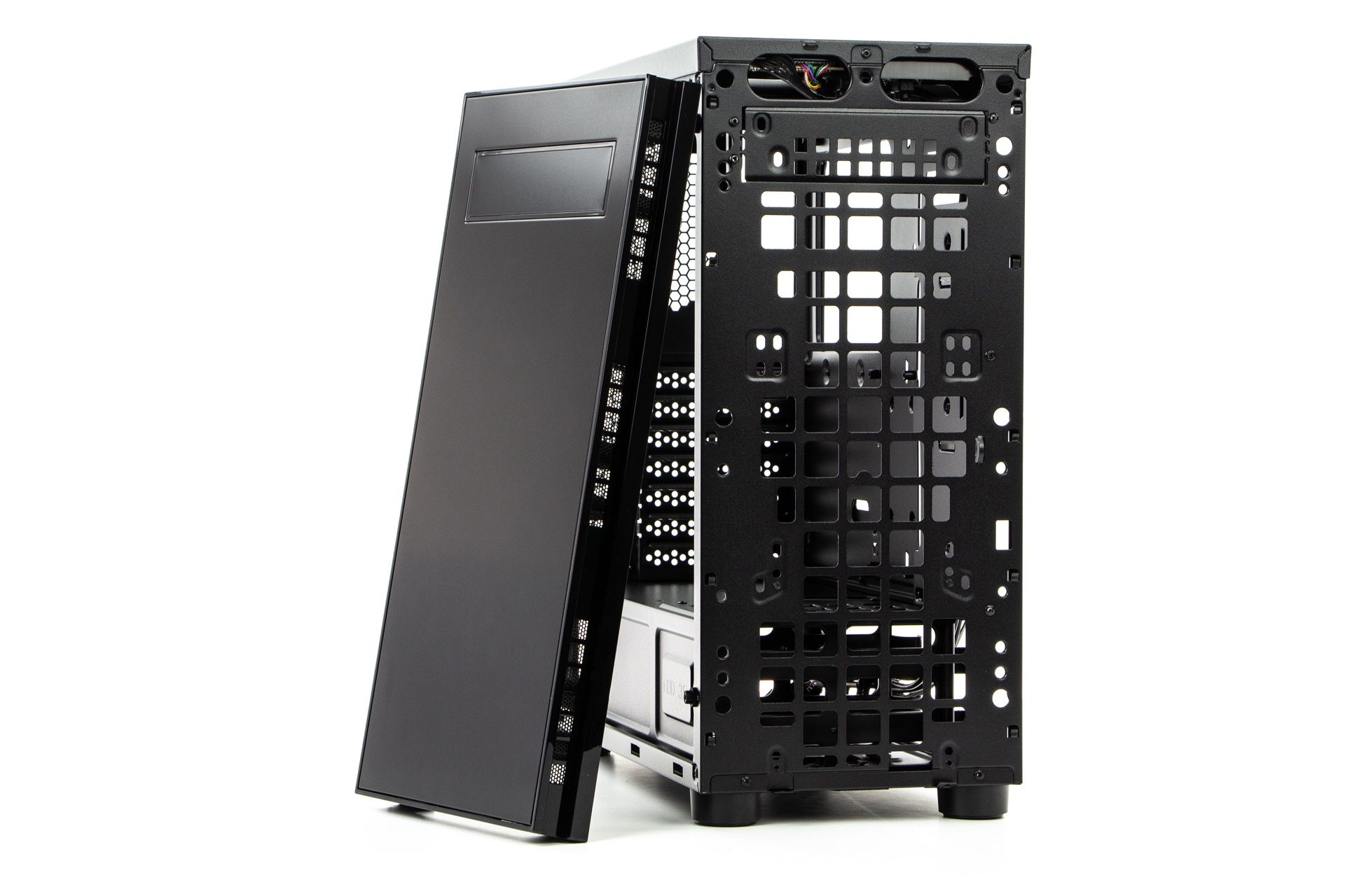 Chieftec Hawk AL-02B-TG-OP - po zdjęciu przedniego panelu