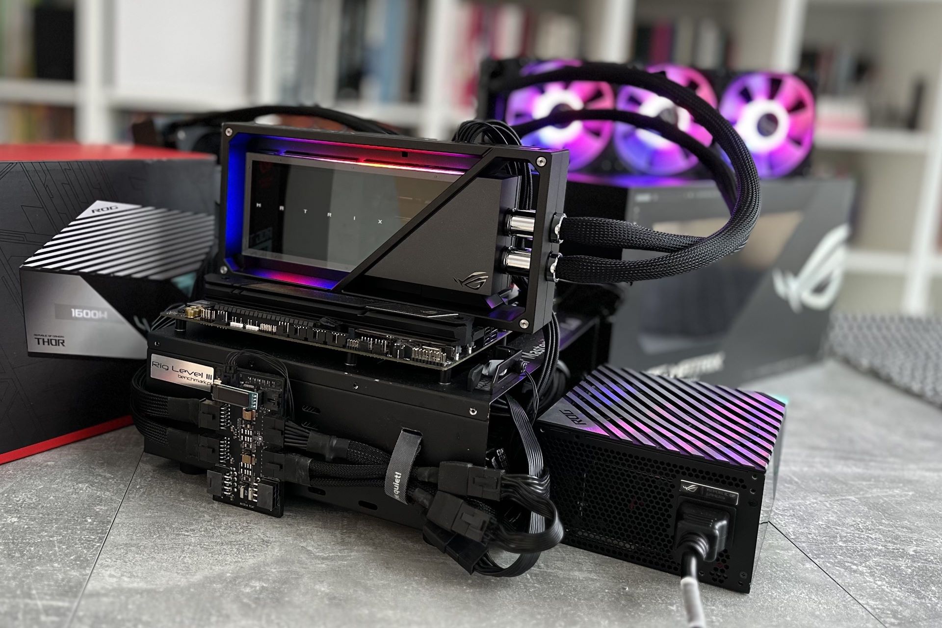 ASUS ROG Matrix Platinium GeForce RTX 4090 - podświetlenie od frontu