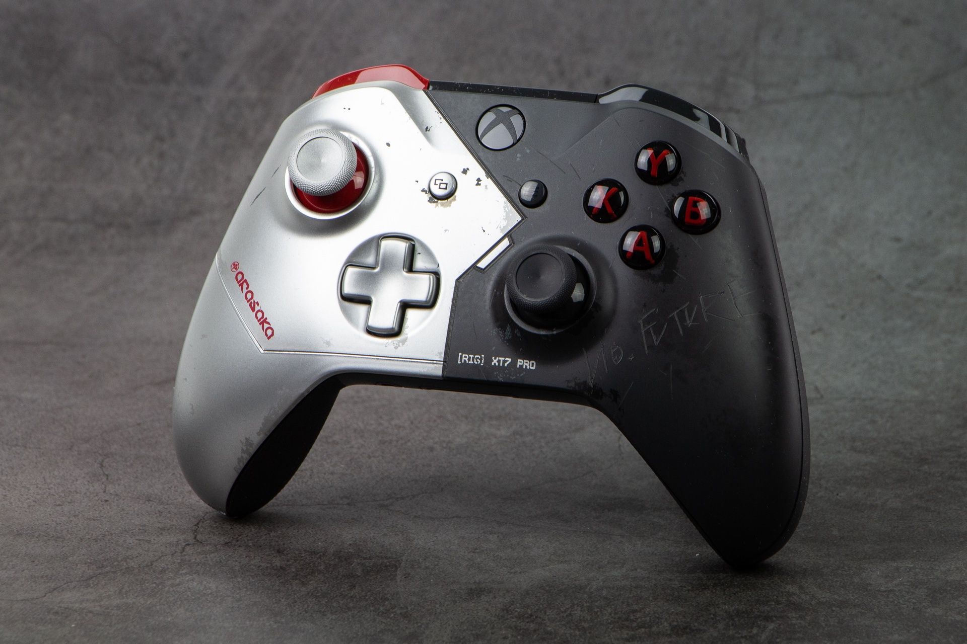 Xbox Wireless Controller Cyberpunk 2077 - czerwone akcenty