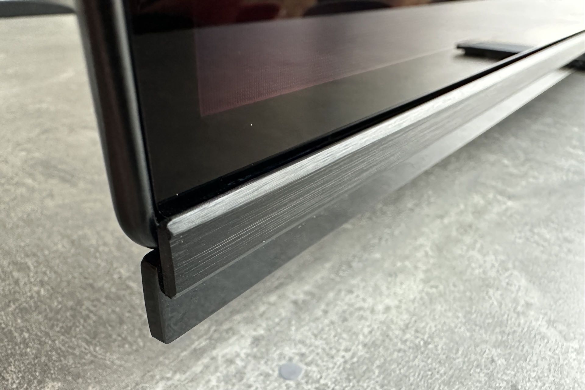 Panasonic TX-65MZ800E - ramka