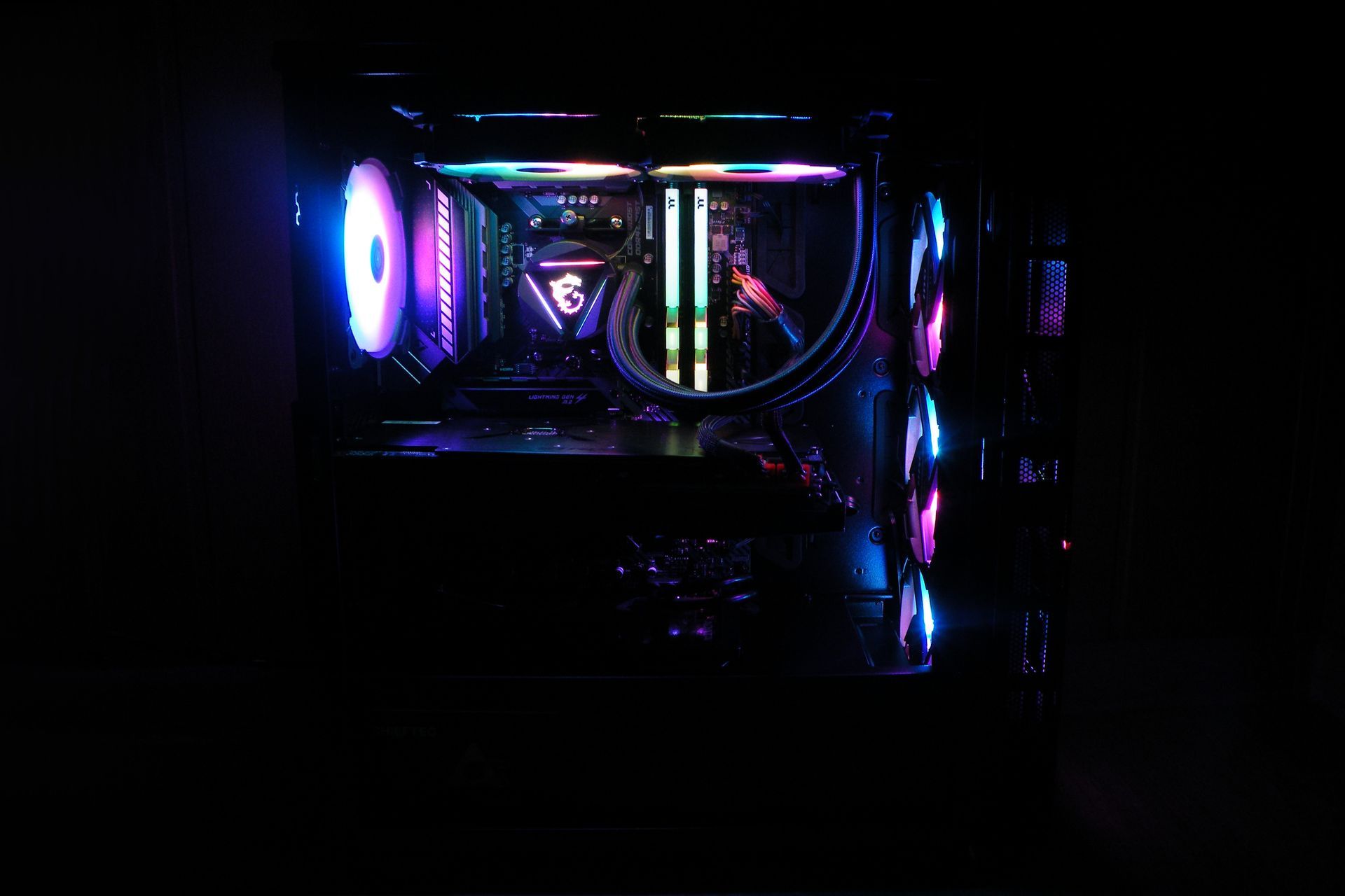 MSI MPG Sekira 100R