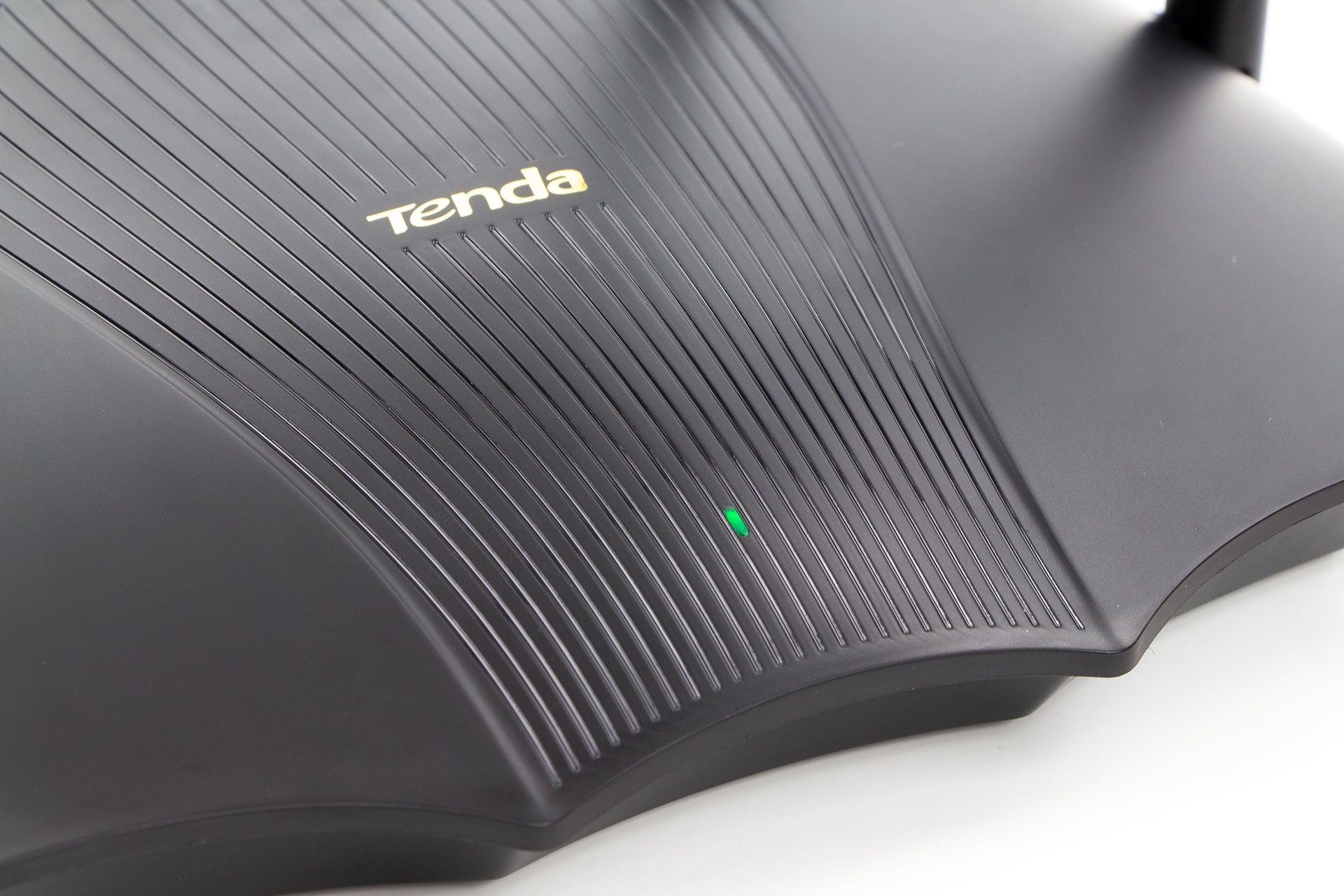 Tenda RX9 Pro - diodka sygnalizacyjna