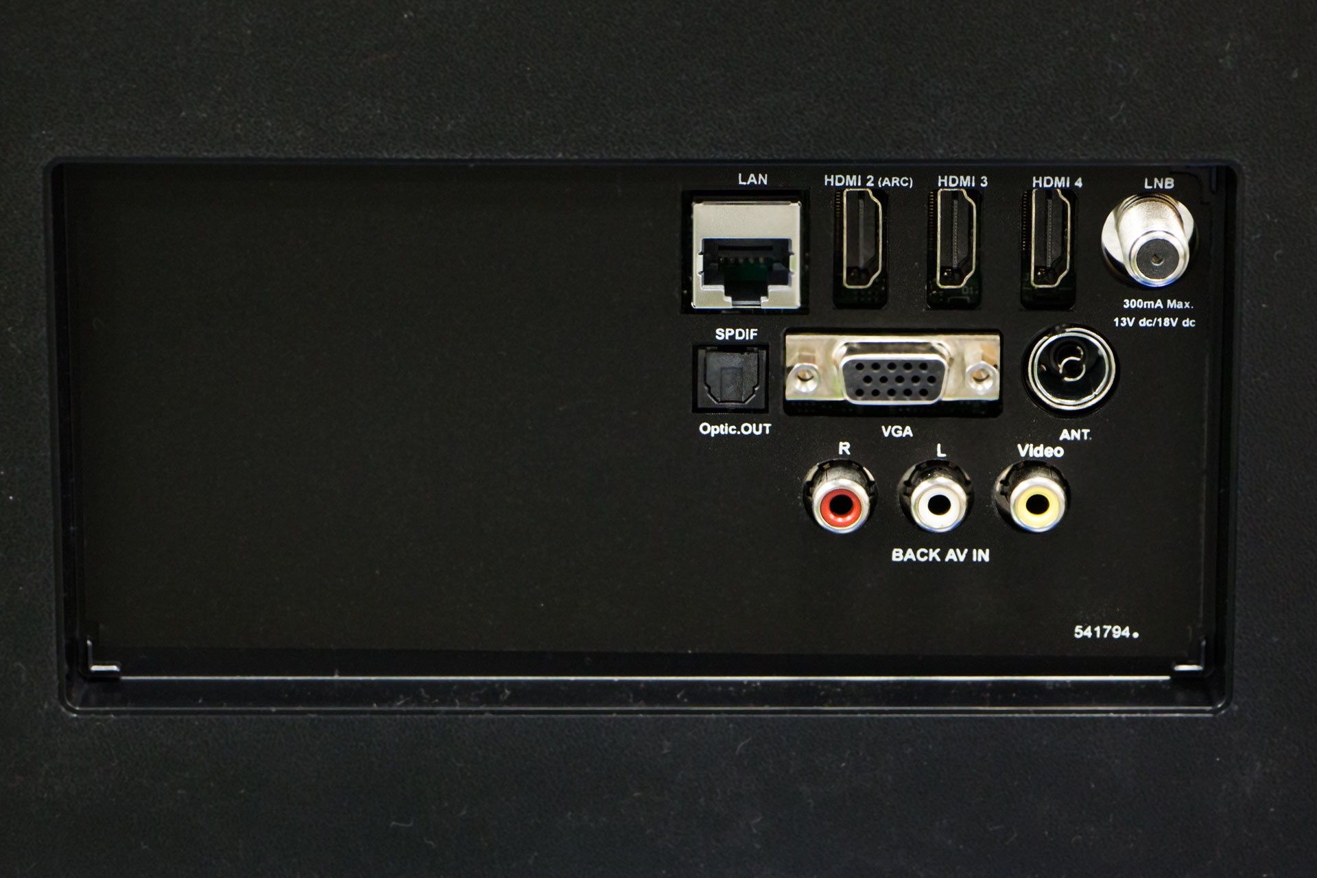 Toshiba 65UA6B - złącza i porty z tyłu