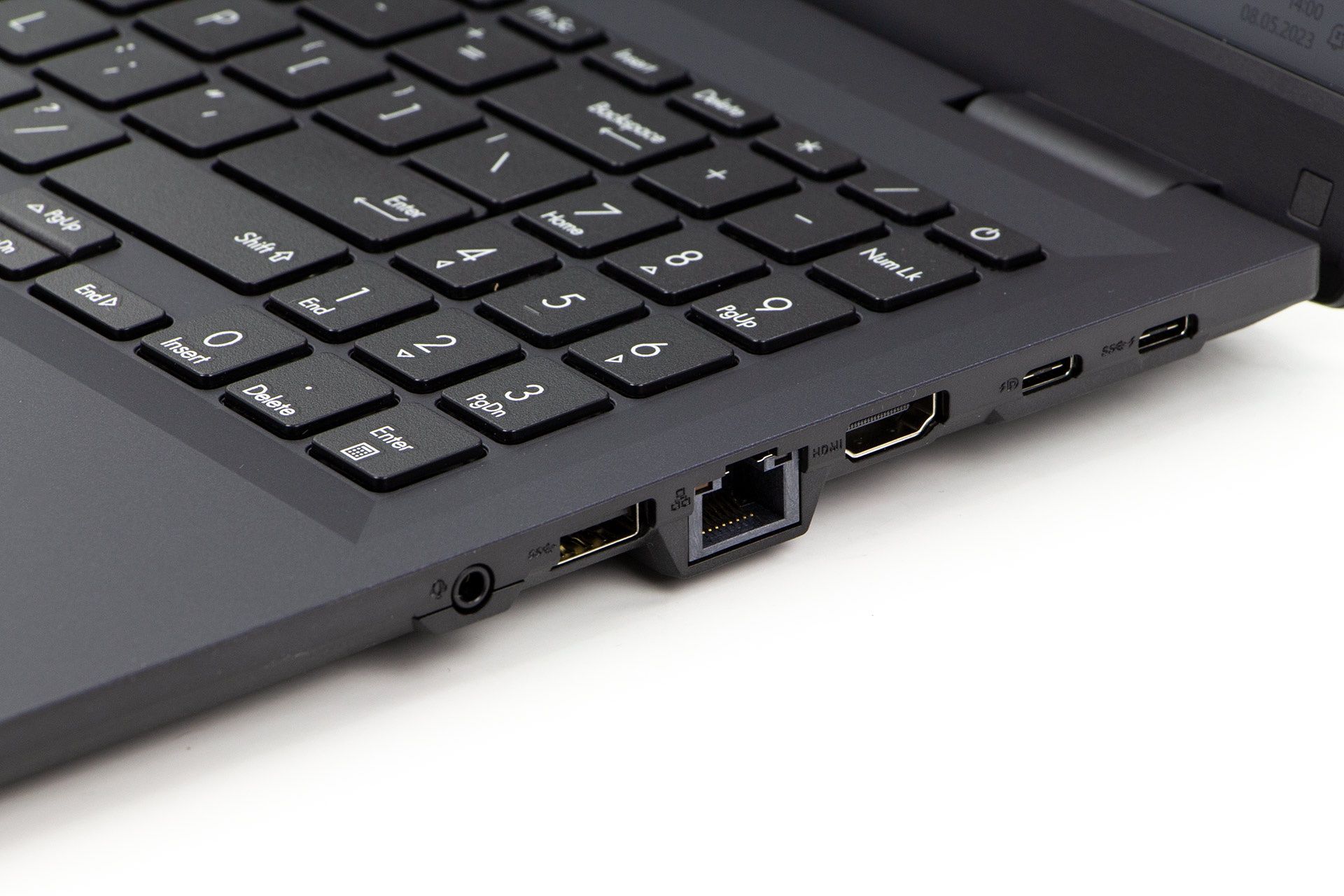 ASUS ExperetBook B1 - złącza