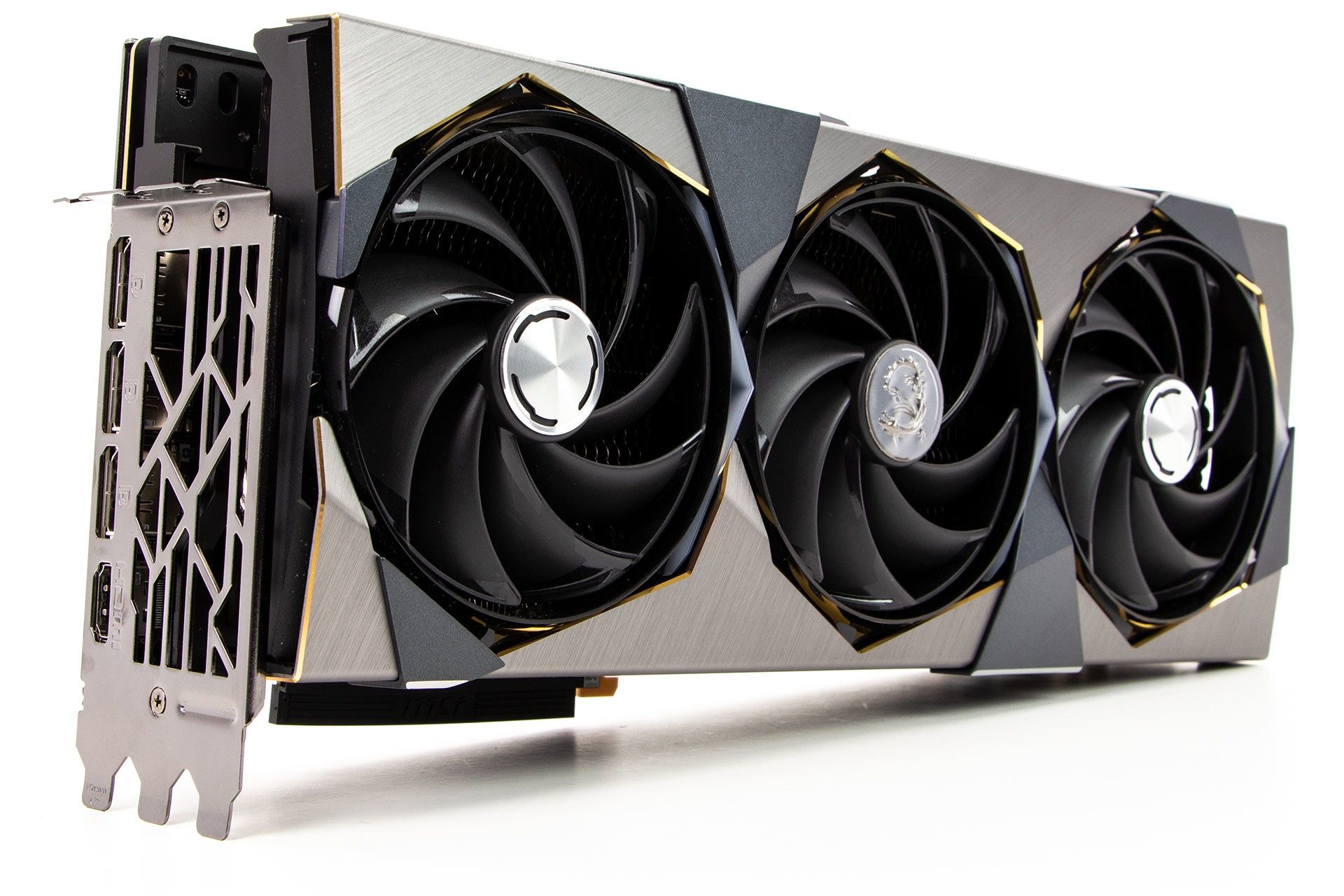MSI GeForce RTX 4080 Suprim X - z profilu