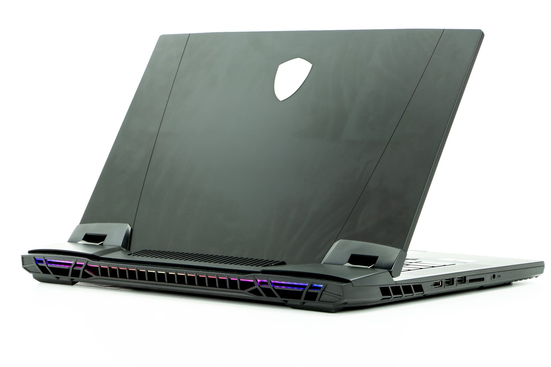 MSI Titan GT77 - pokrywa