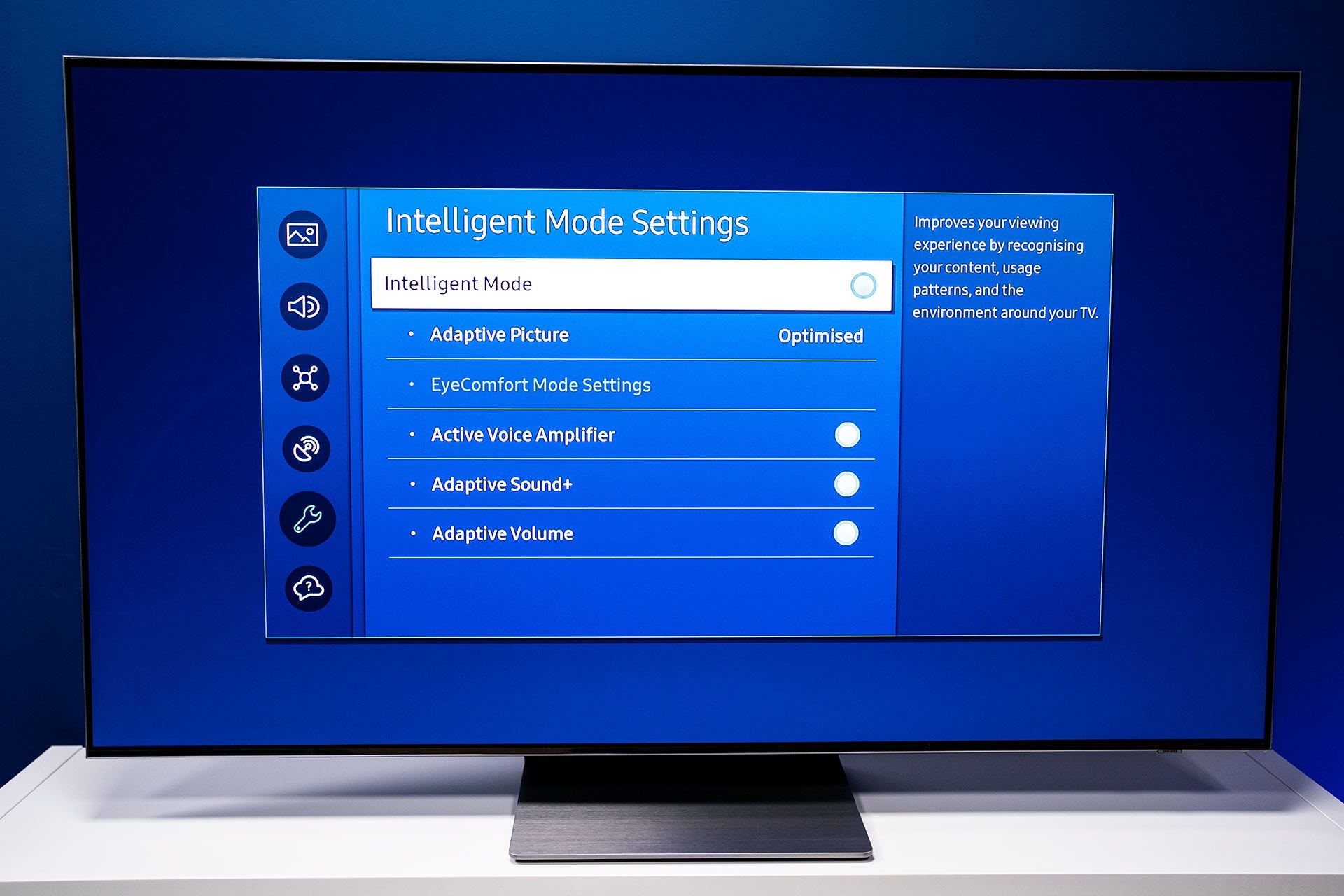 Samsung S95B - 55 cali - opcje inteligentne