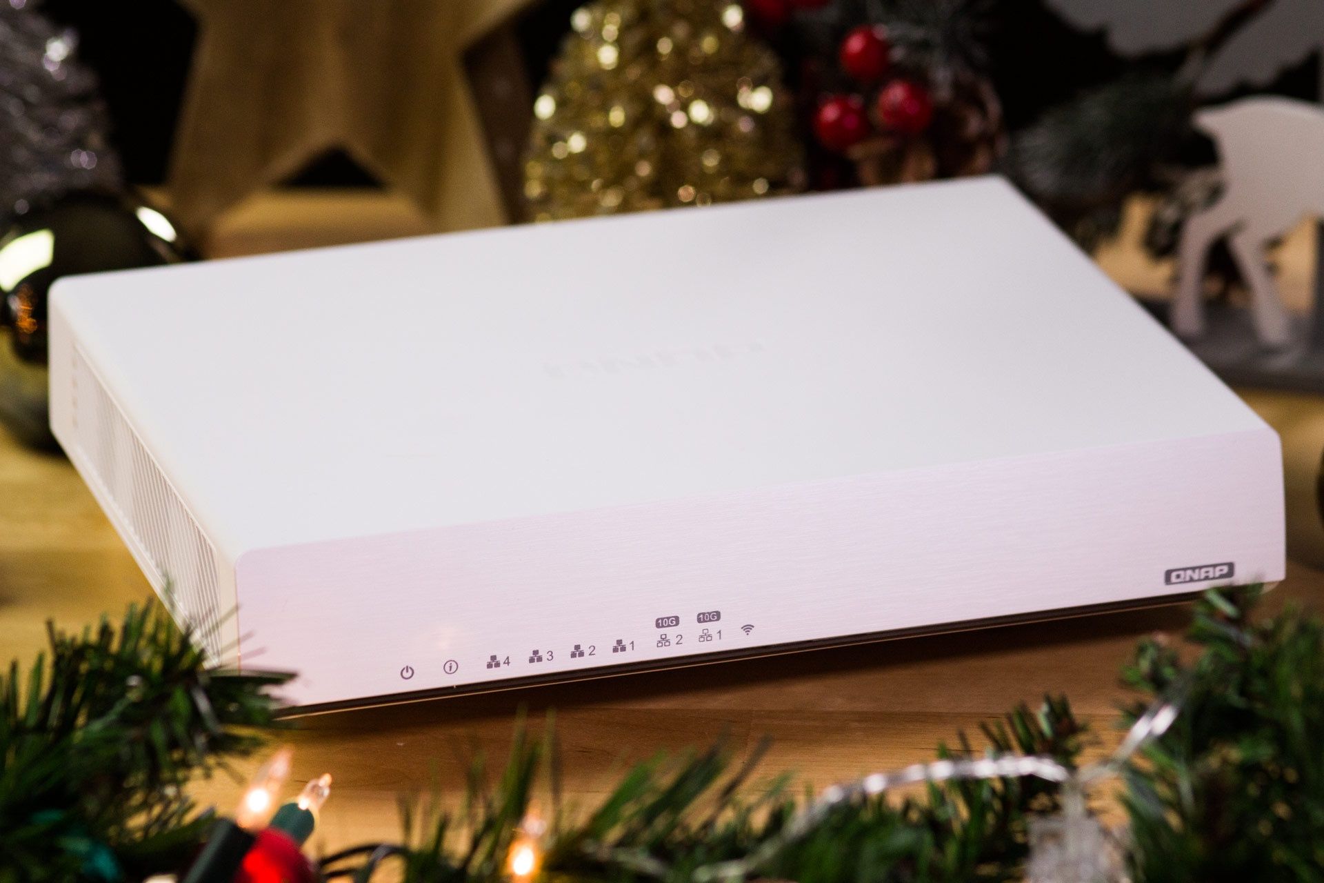 QNAP QHora-301W -  super router