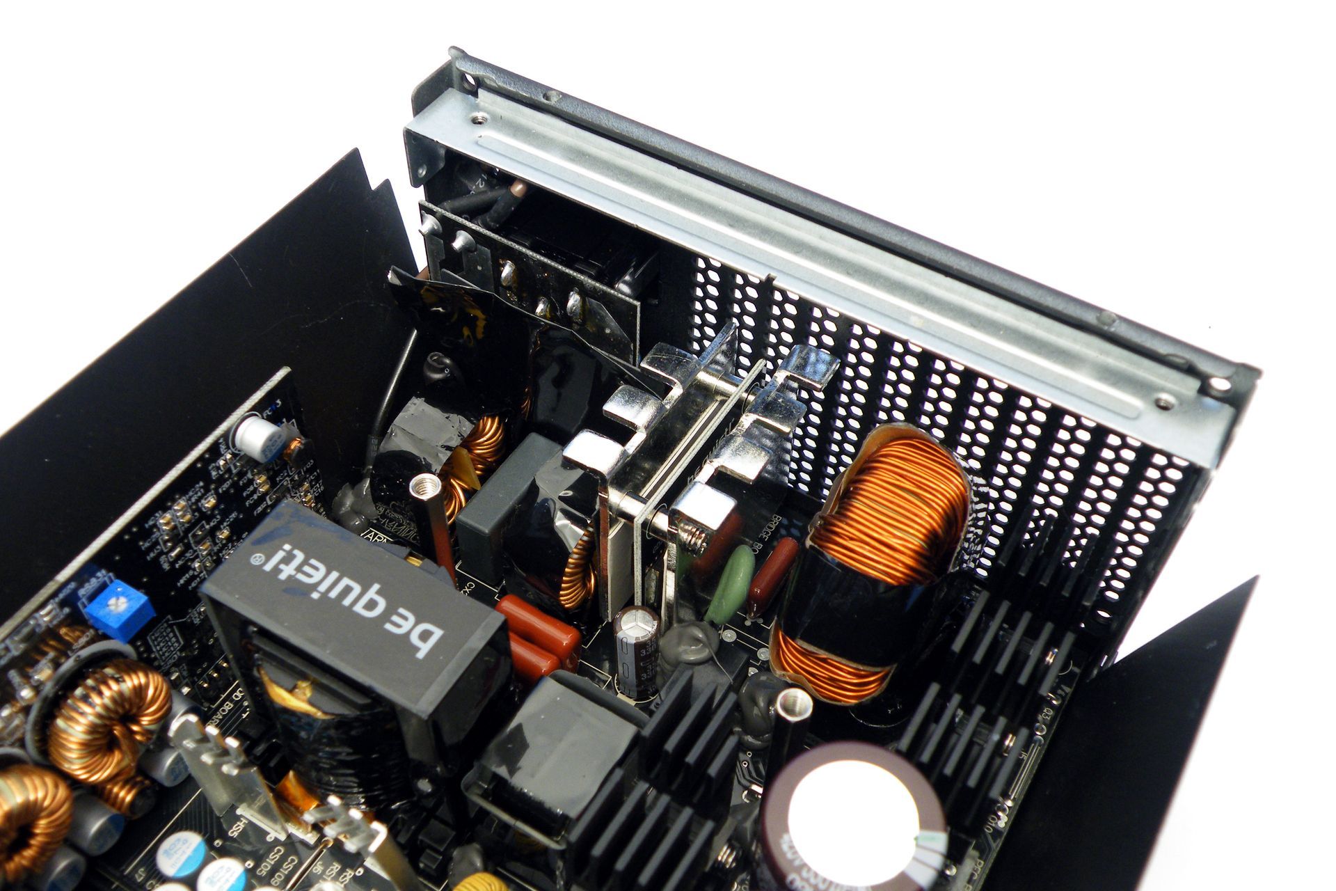 be quiet! Dark Power 12 750 W - budowa zasilacza
