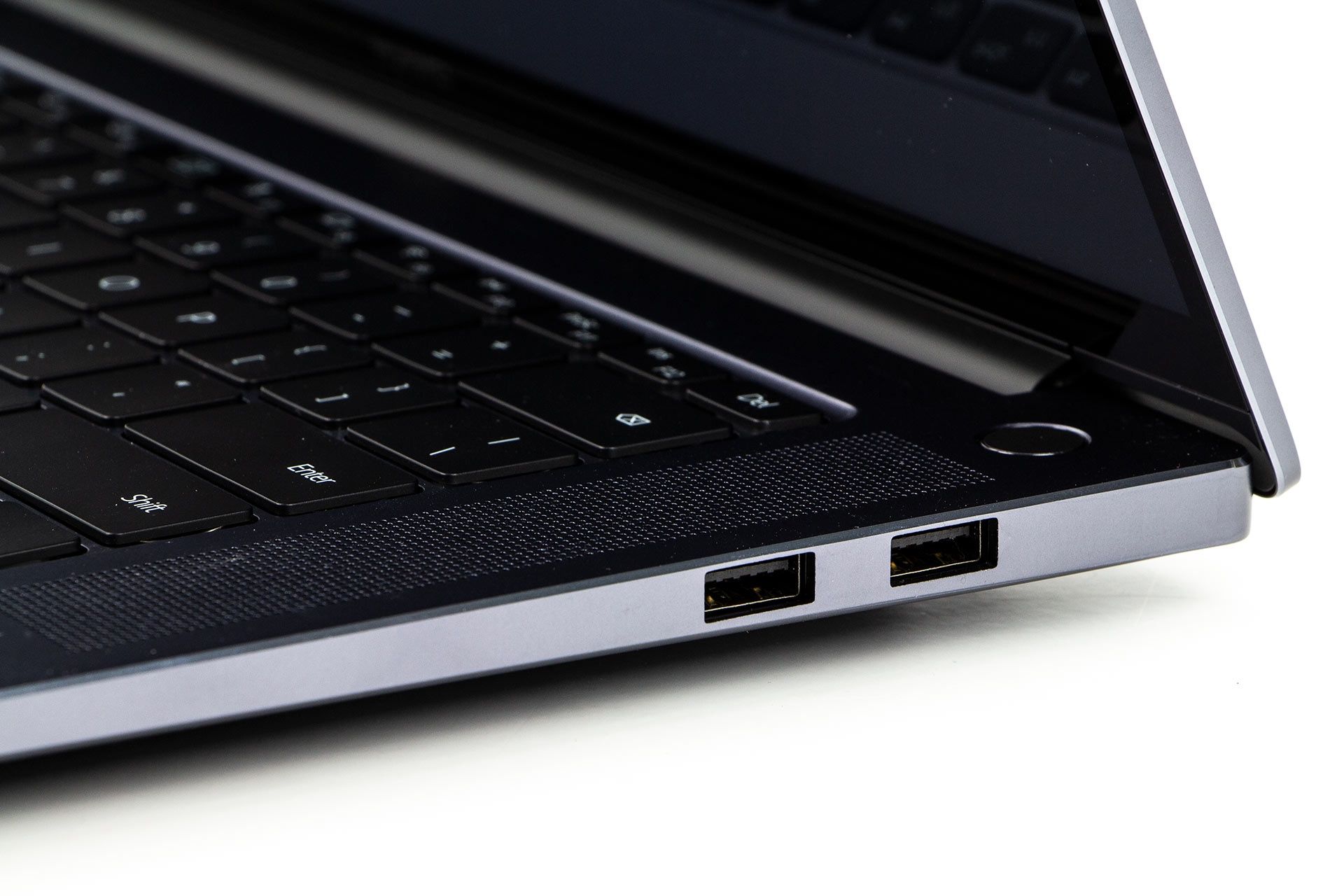 Huawei MateBook 16 porty