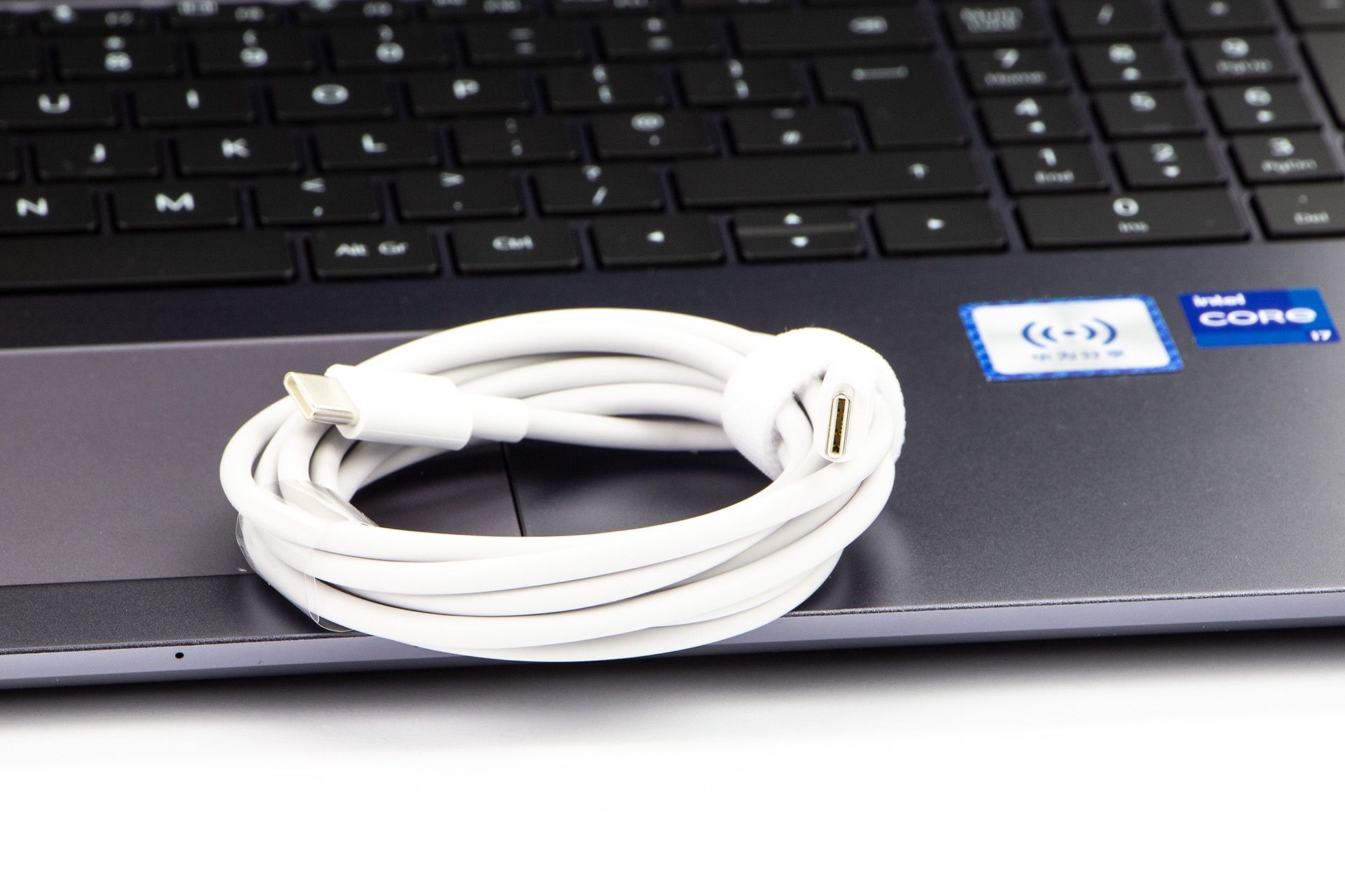 Huawei MateBook D 16 - kabelek
