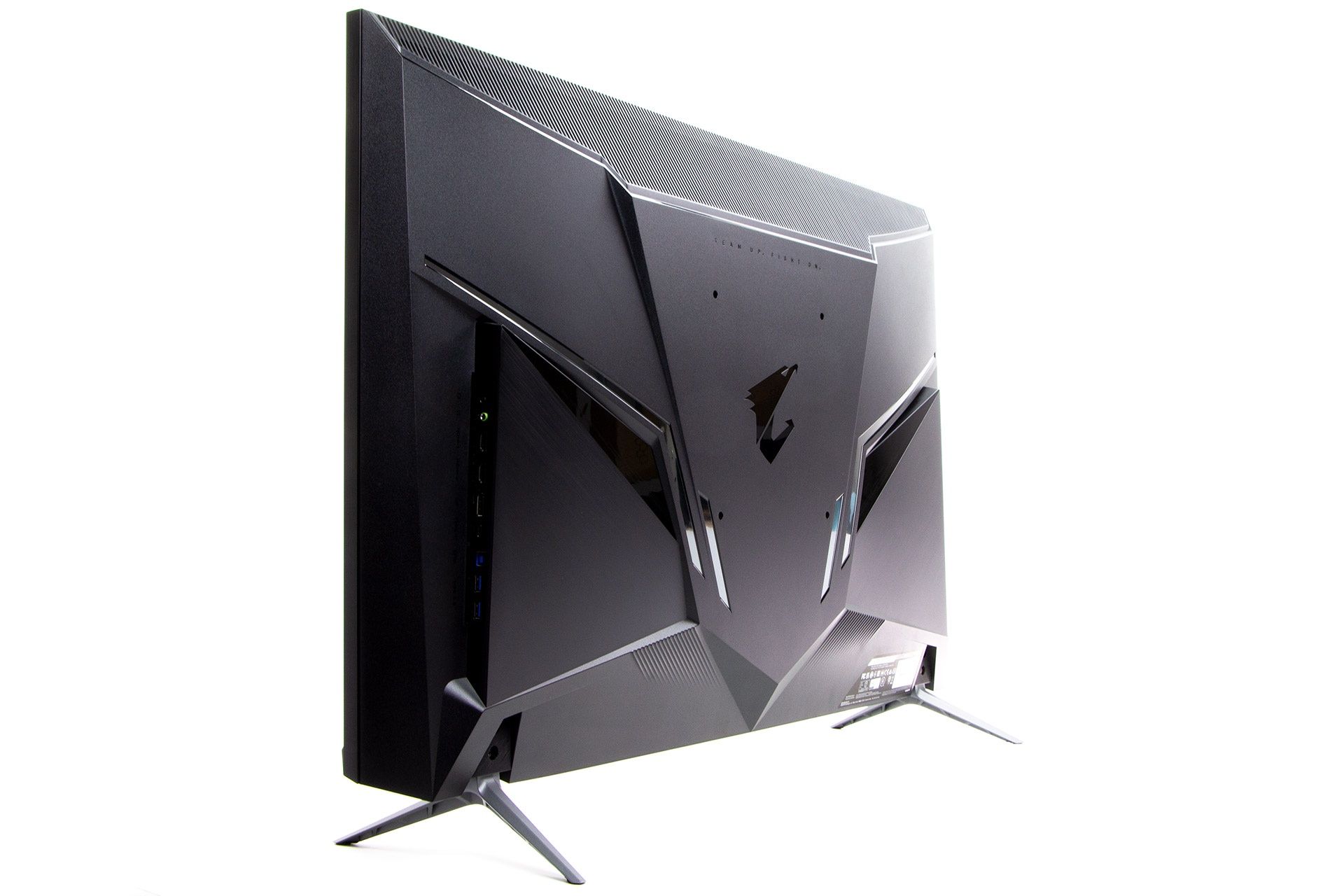 Gigabyte Aorus FV43U - z profilu