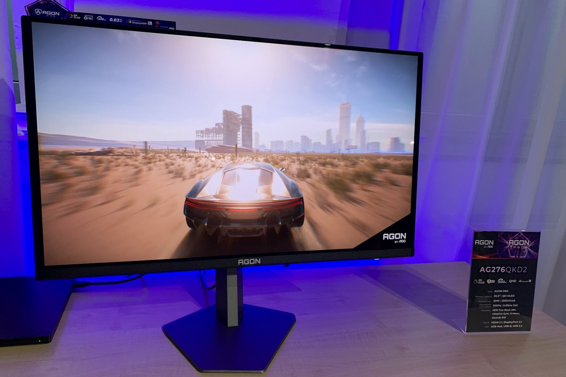 Prezentacja monitorów Philips i AOC - AOC OLED z przodu