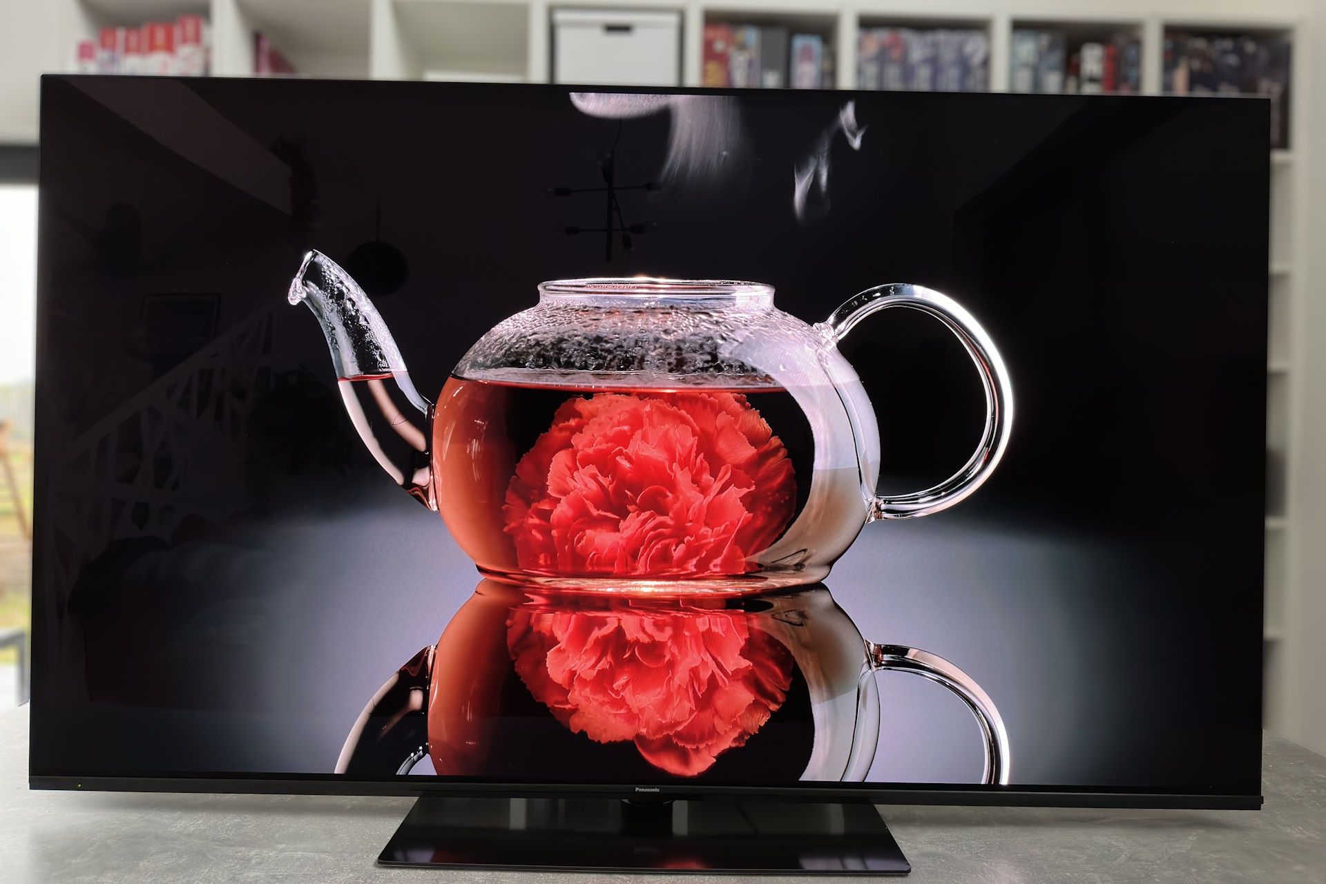 Panasonic TX-65MZ800E - czajnik